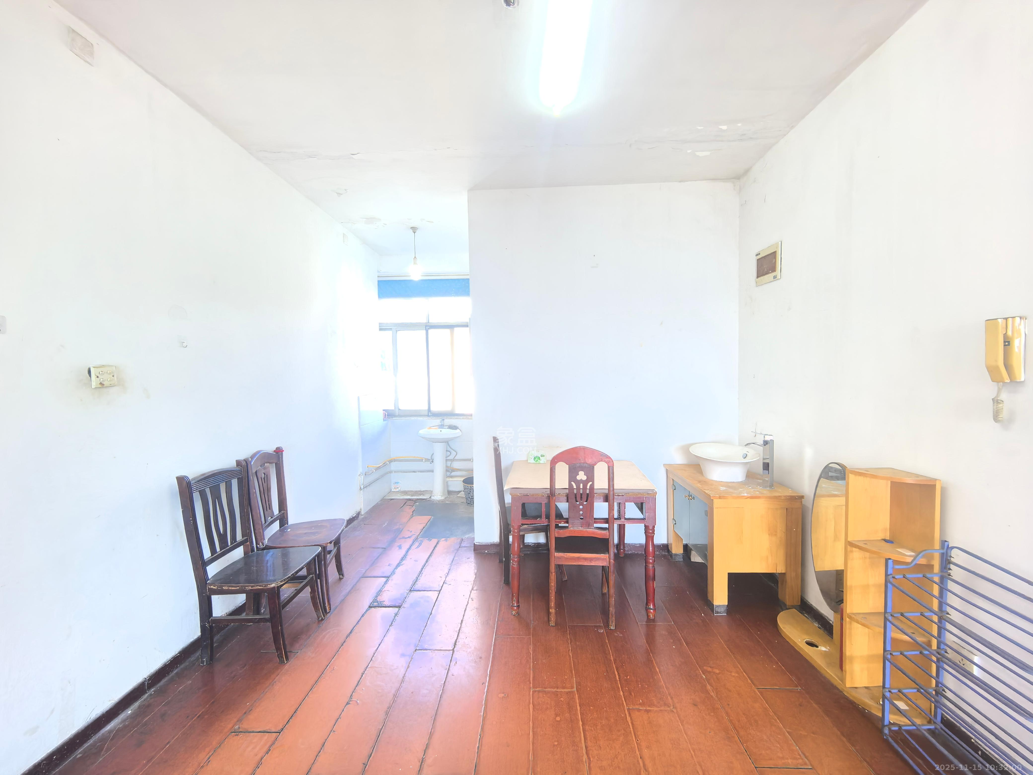 省中医药研究院宿舍（国华制药厂北院）  4室2厅2卫    2800.0元/月室内图