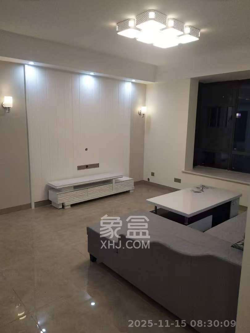 金轮星光名座  1室2厅2卫    2400.0元/月