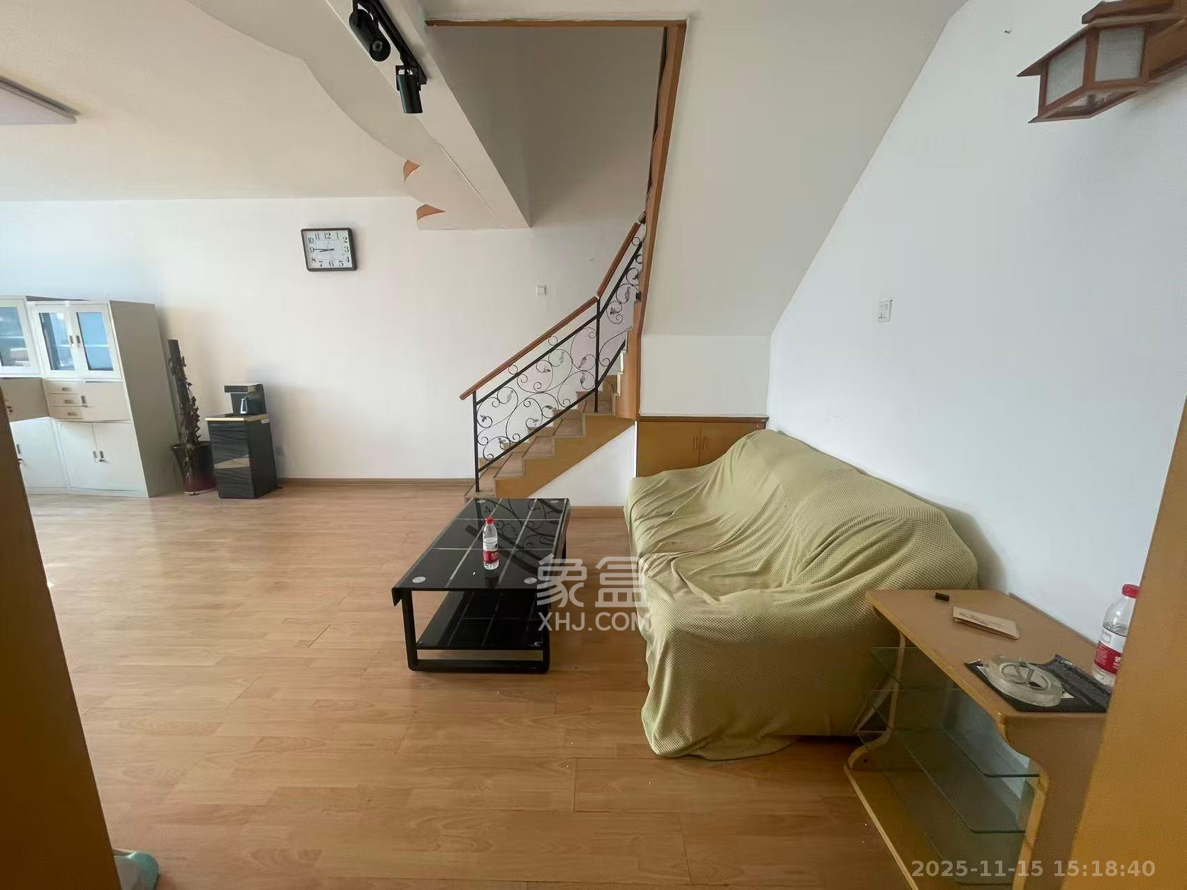 梓园大厦  4室2厅2卫    3800.0元/月室内图