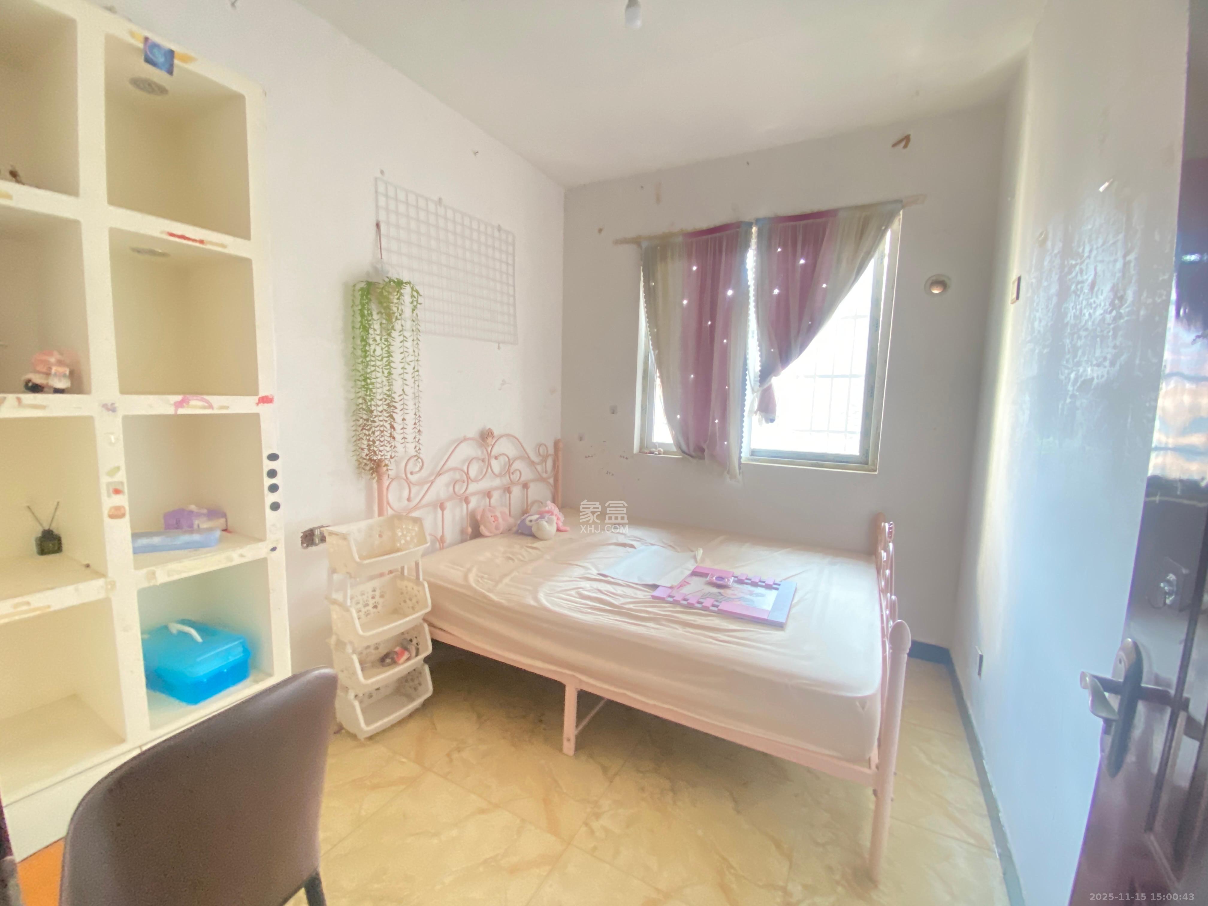 明天一城  3室2厅1卫    900.0元/月室内图