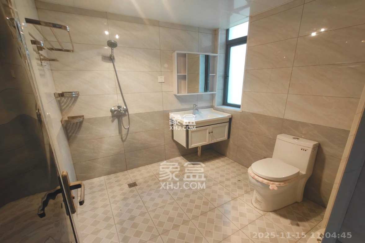 星城新宇川河苑 3室2厅2卫 2500.0元/月 星城新宇川河苑 3室2厅2卫 2500.0元/月室内图