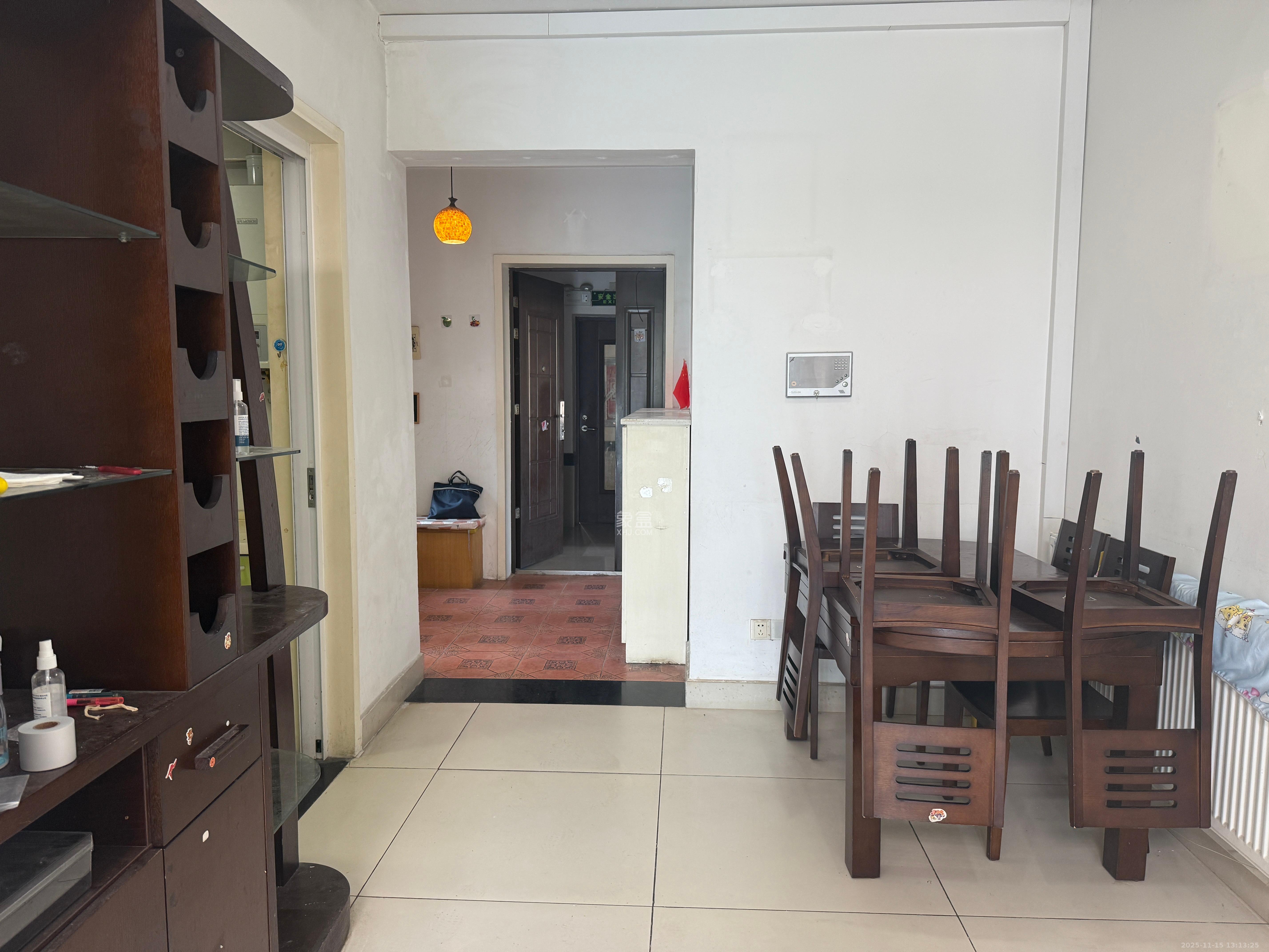 滨江君悦香邸  3室2厅2卫    3200.0元/月室内图