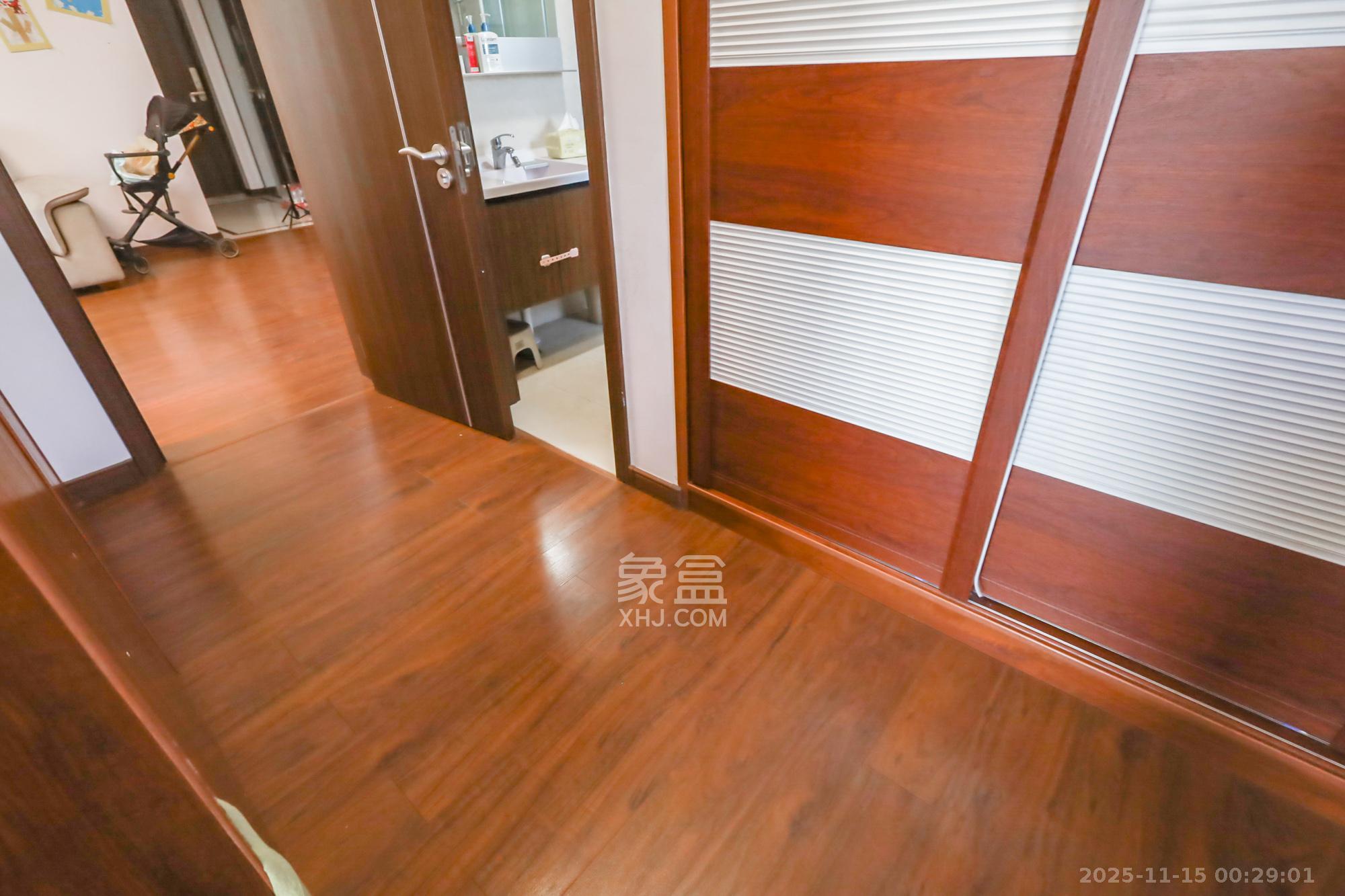 万科里金域国际  4室2厅2卫    235.0万其他