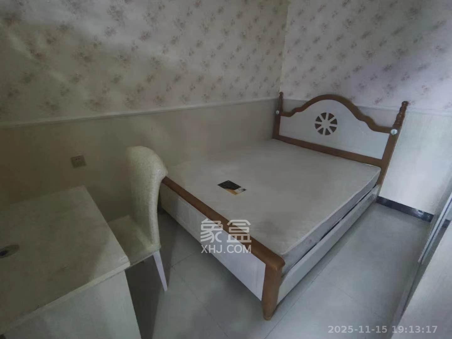 朝阳银座  3室1厅1卫    2500.0元/月室内图