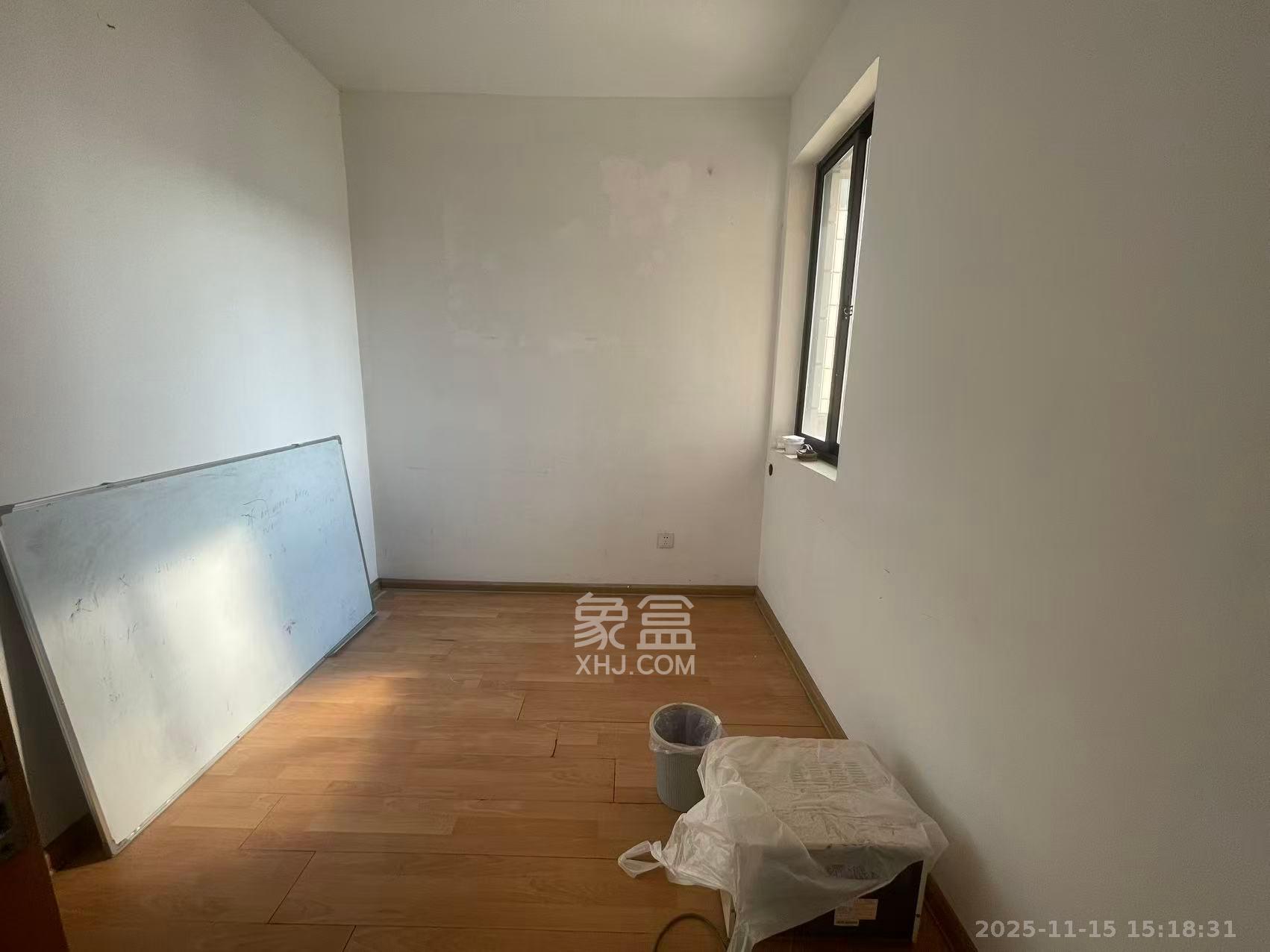 梓园大厦  4室2厅2卫    3800.0元/月室内图