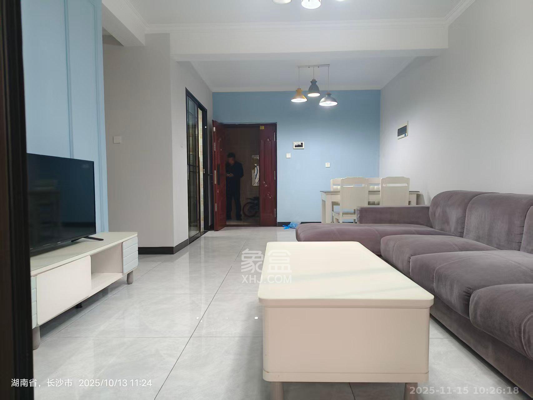 光明E城  3室2厅1卫    2500.0元/月室内图1