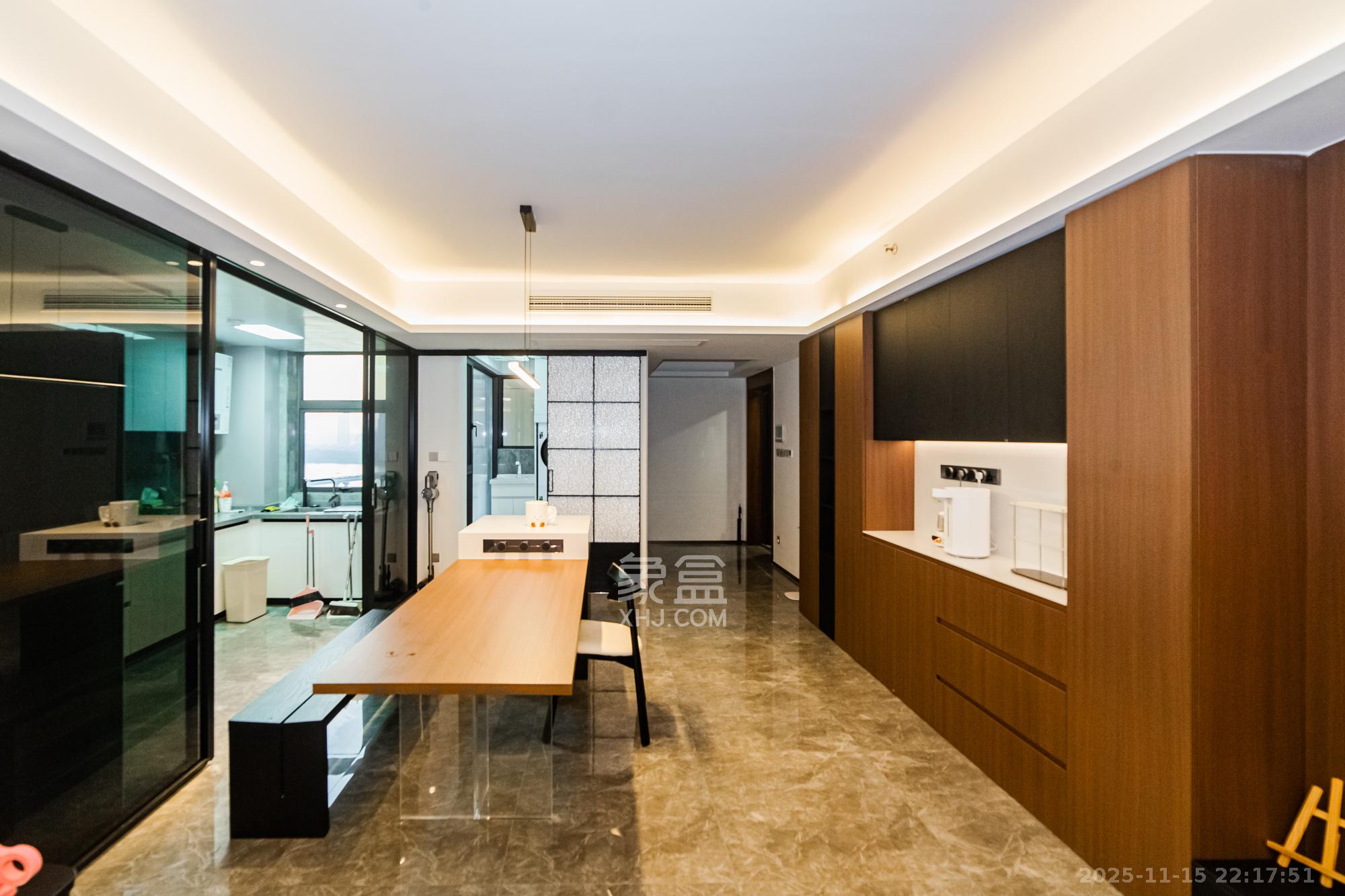 北辰瀚江府 4室2厅2卫 350.0万 北辰瀚江府 4室2厅2卫 350.0万客厅