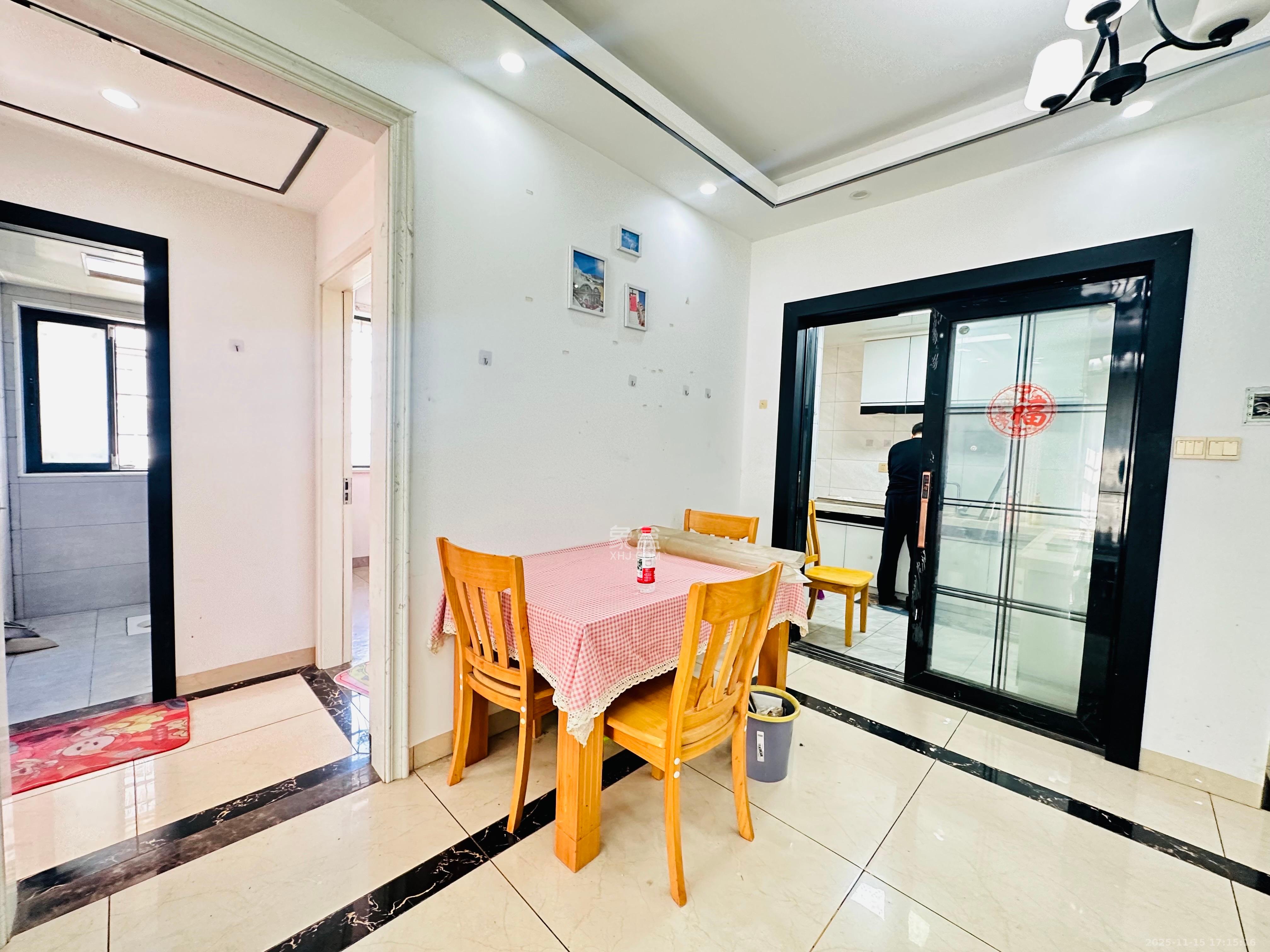 嘉顺苑  2室2厅1卫    2000.0元/月室内图