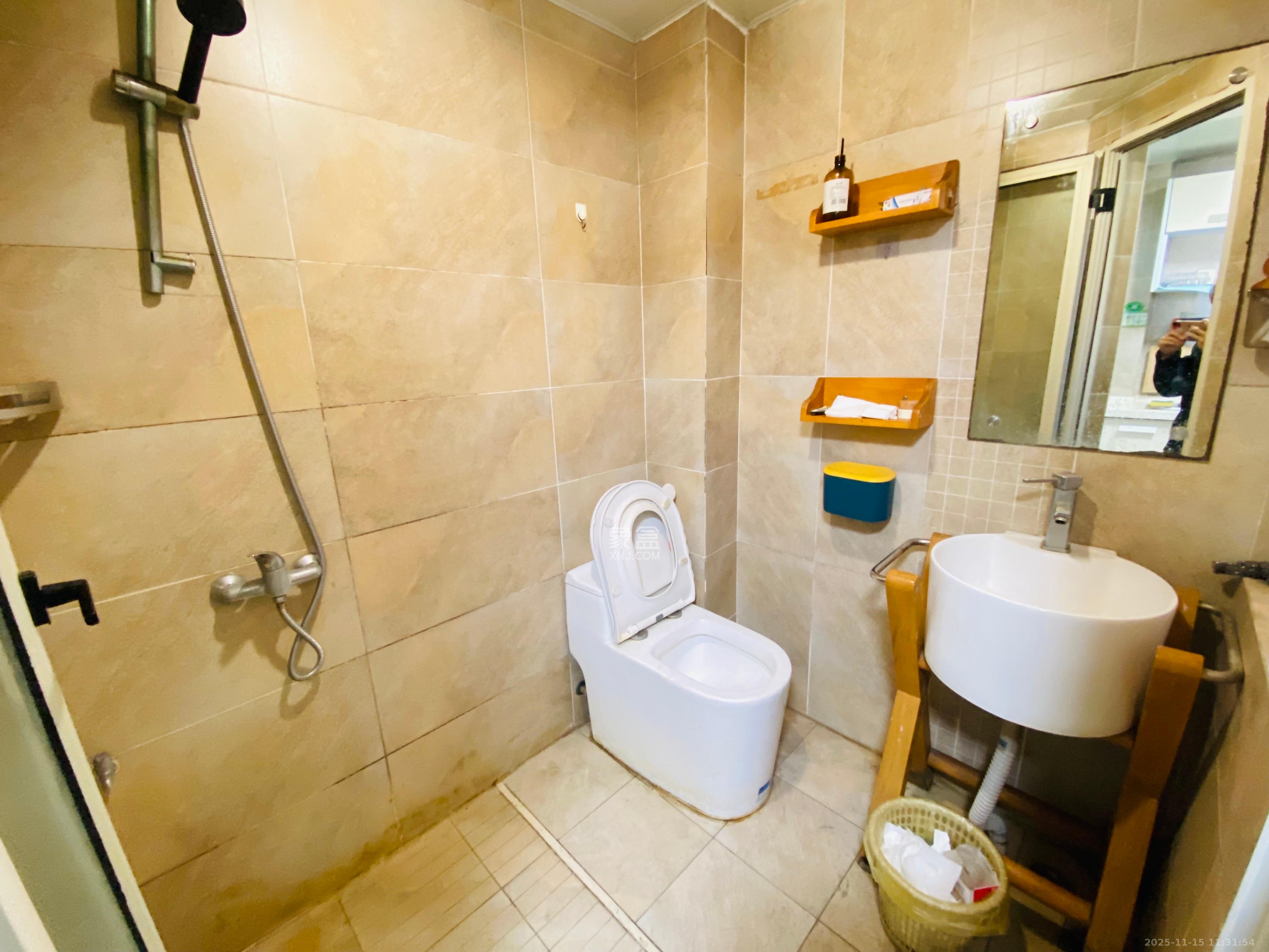 白沙晶城  1室1厅1卫    1800.0元/月室内图