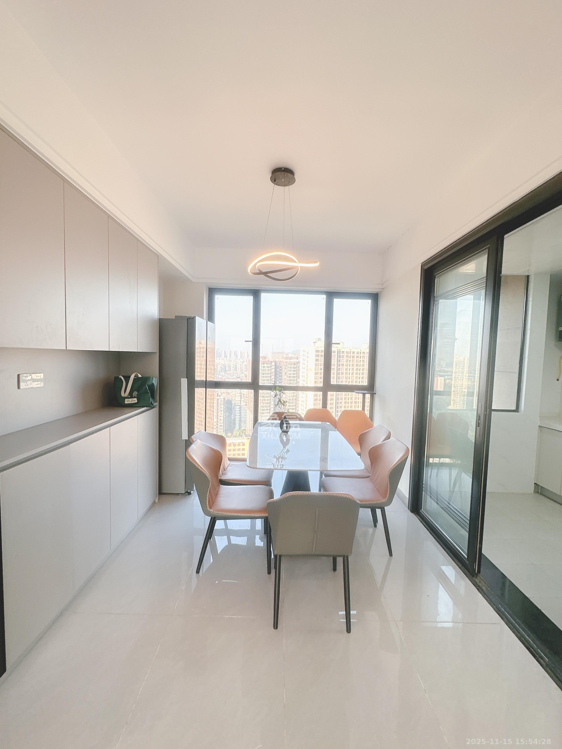 骑龙大街（骑龙苑）  3室2厅2卫    3300.0元/月室内图