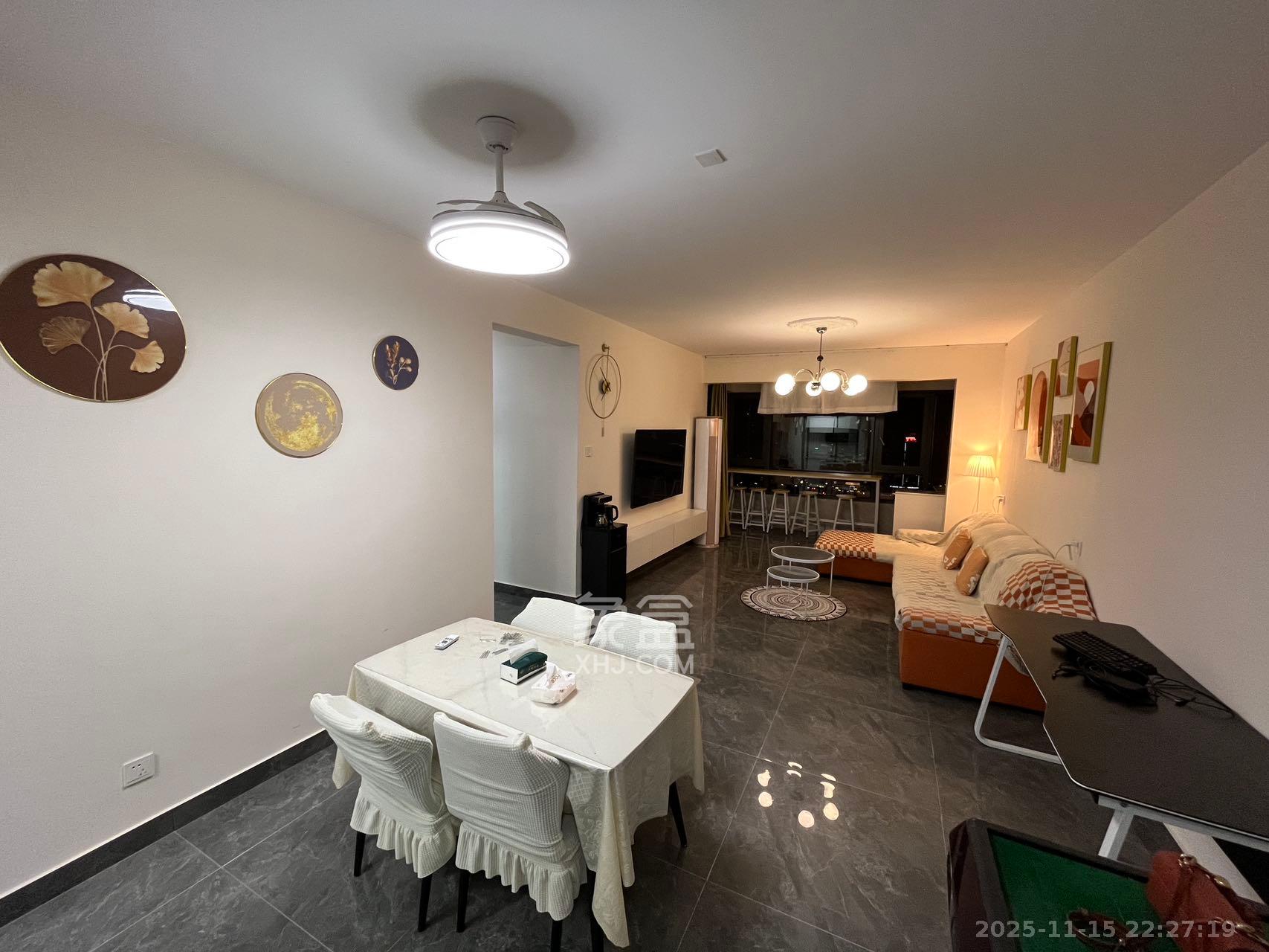 长房云公馆  3室2厅2卫    3000.0元/月室内图