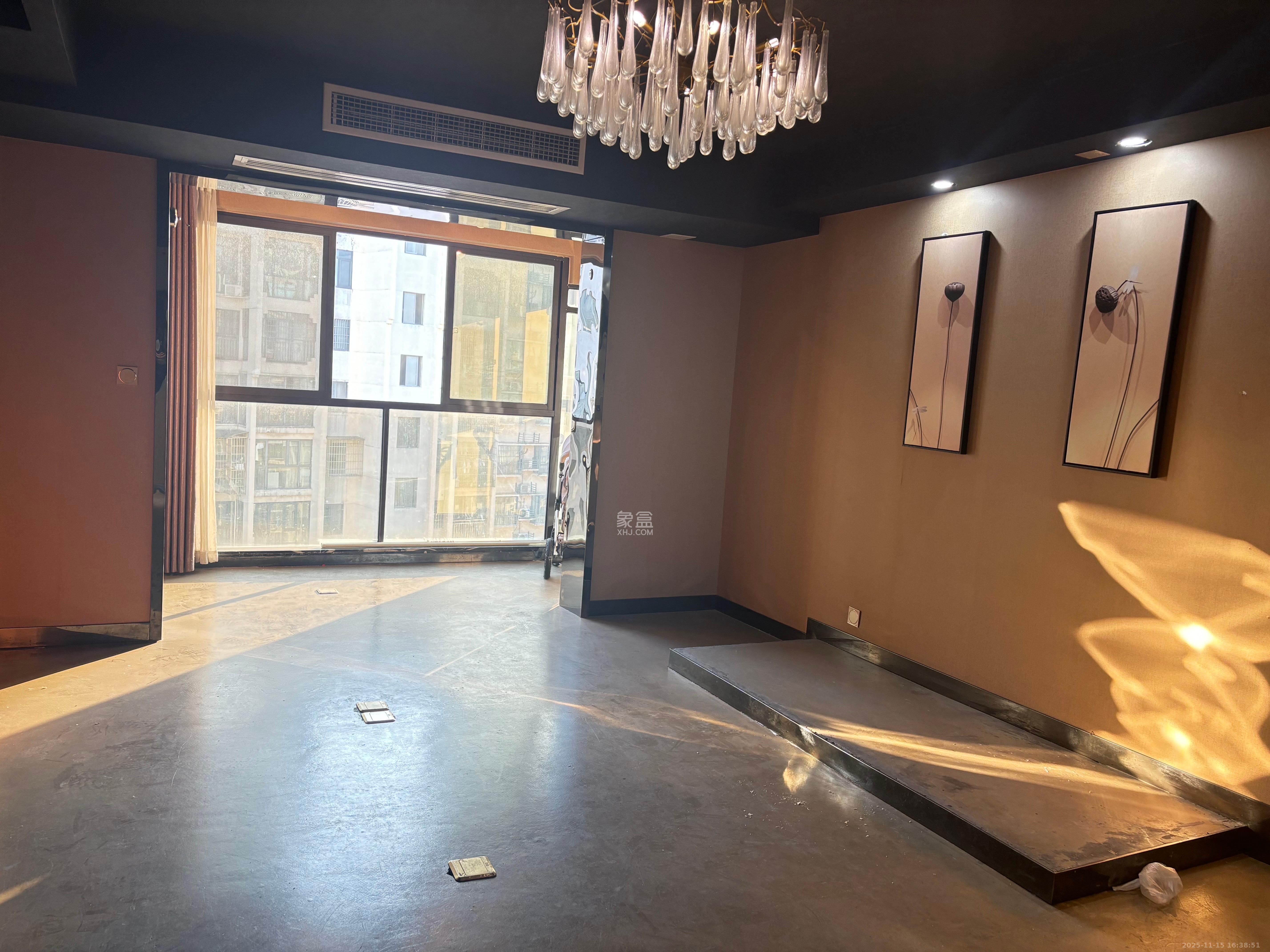 西子湖畔沃府  4室2厅2卫    3000.0元/月室内图