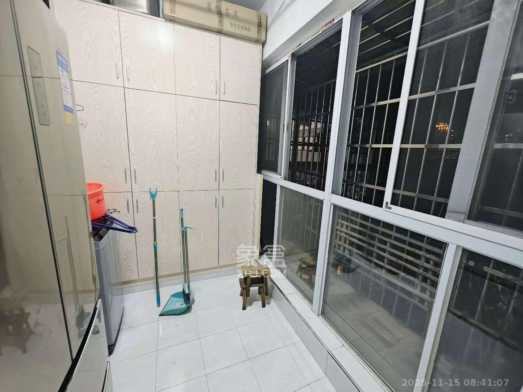 上河国际C区  3室2厅1卫    2600.0元/月室内图