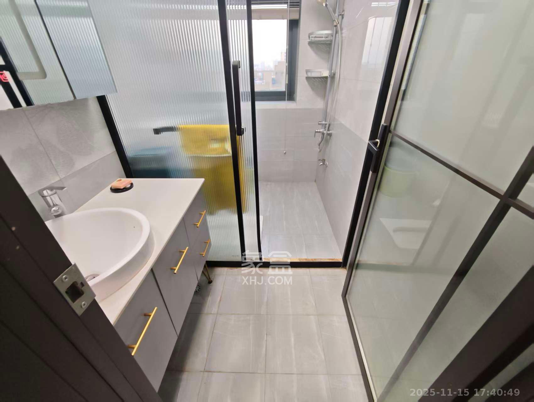 天健城  2室1厅1卫    3800.0元/月室内图