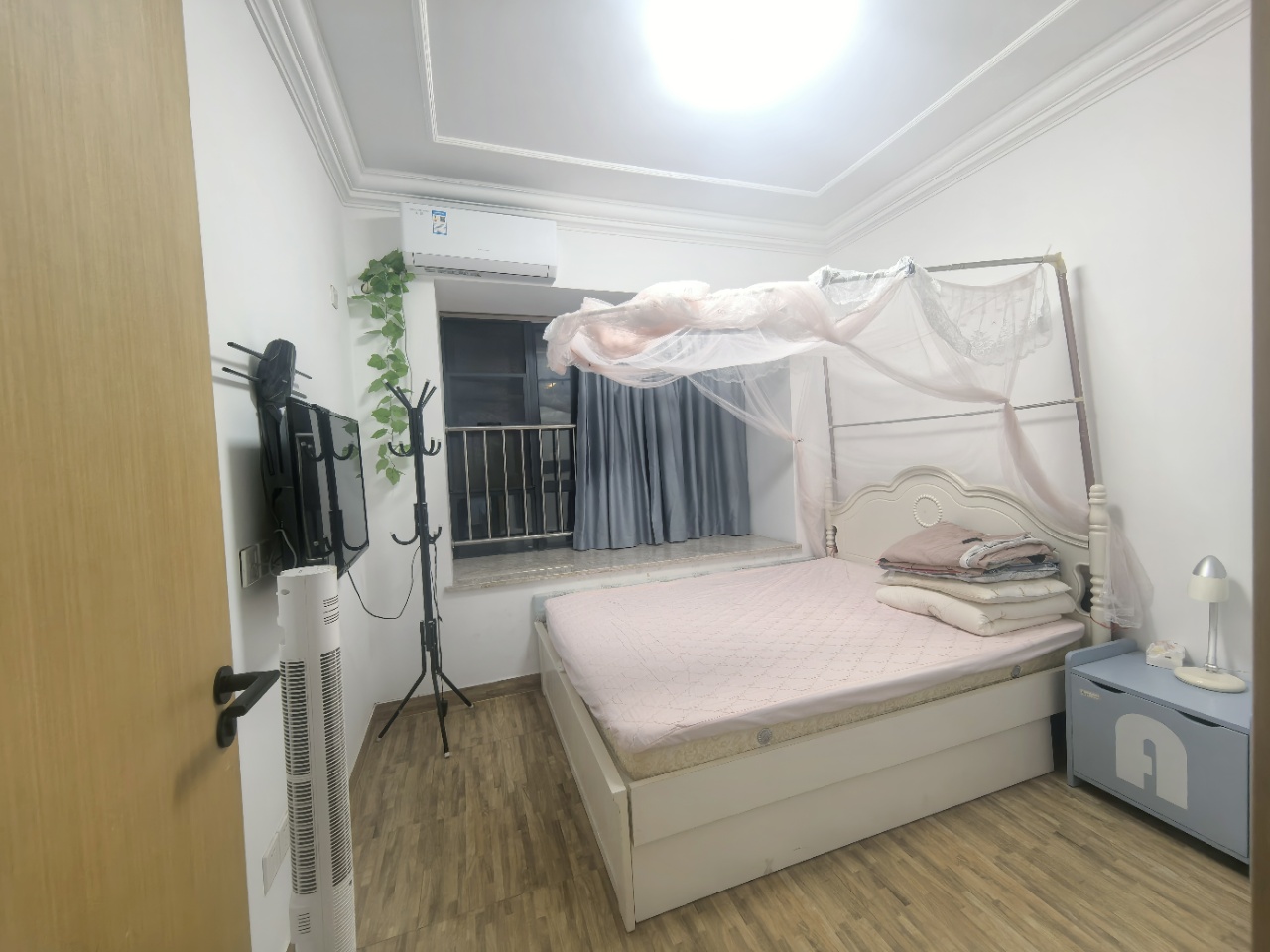 伊泰天骄三期  2室2厅1卫    2000.0元/月室内图