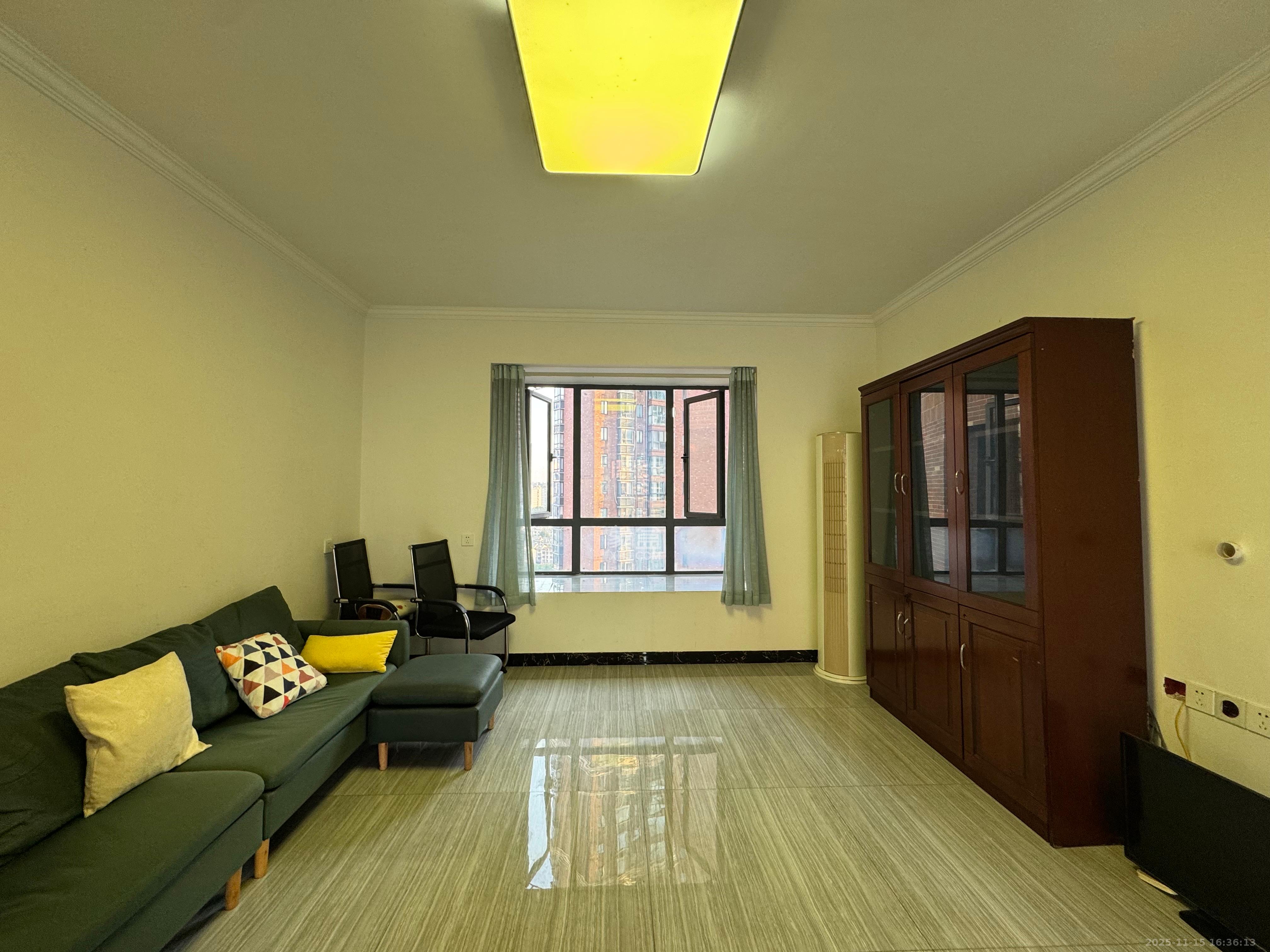 半山壹号 3室2厅1卫 3600.0元/月 半山壹号 3室2厅1卫 3600.0元/月室内图