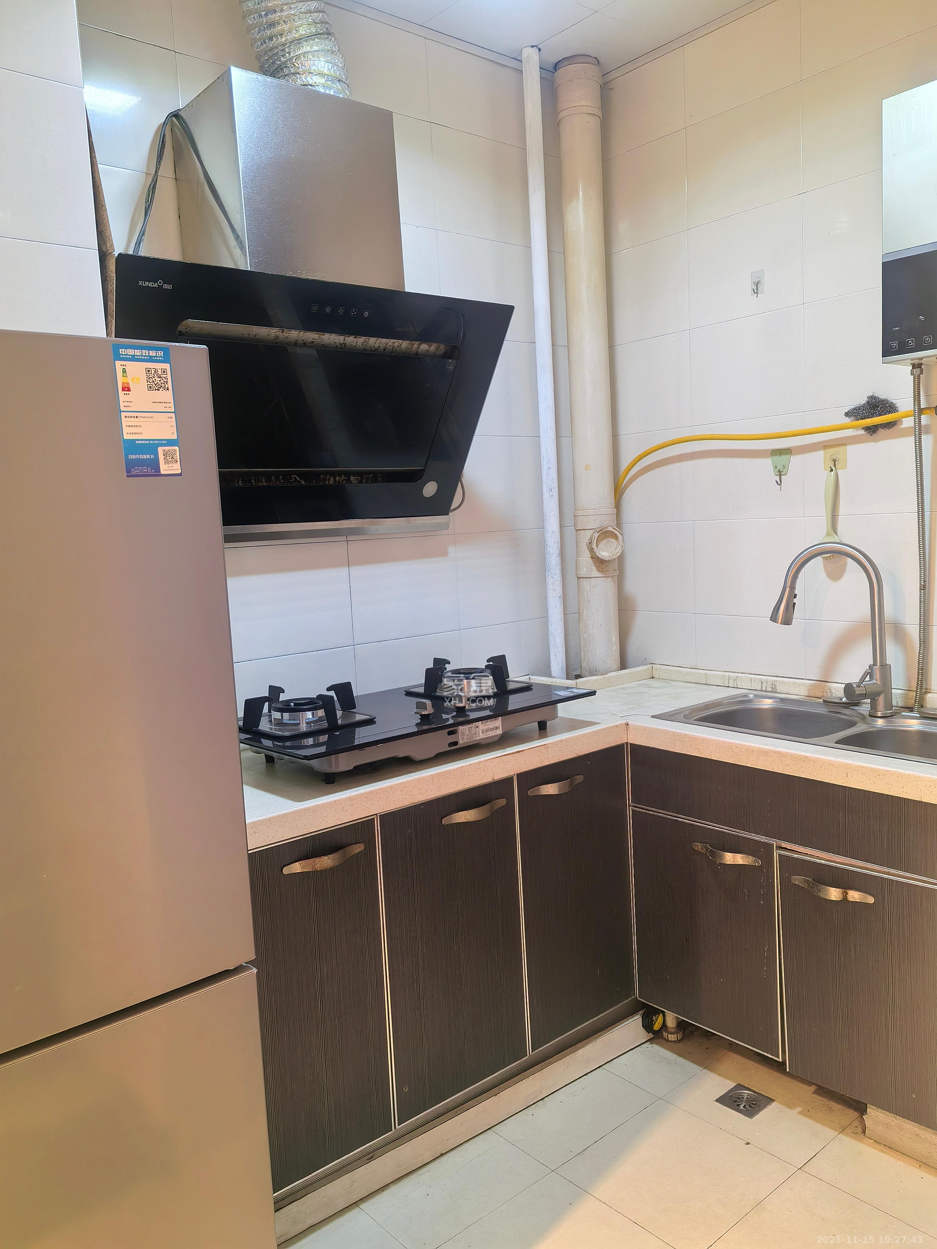 东方新世界  1室1厅1卫    1450.0元/月室内图