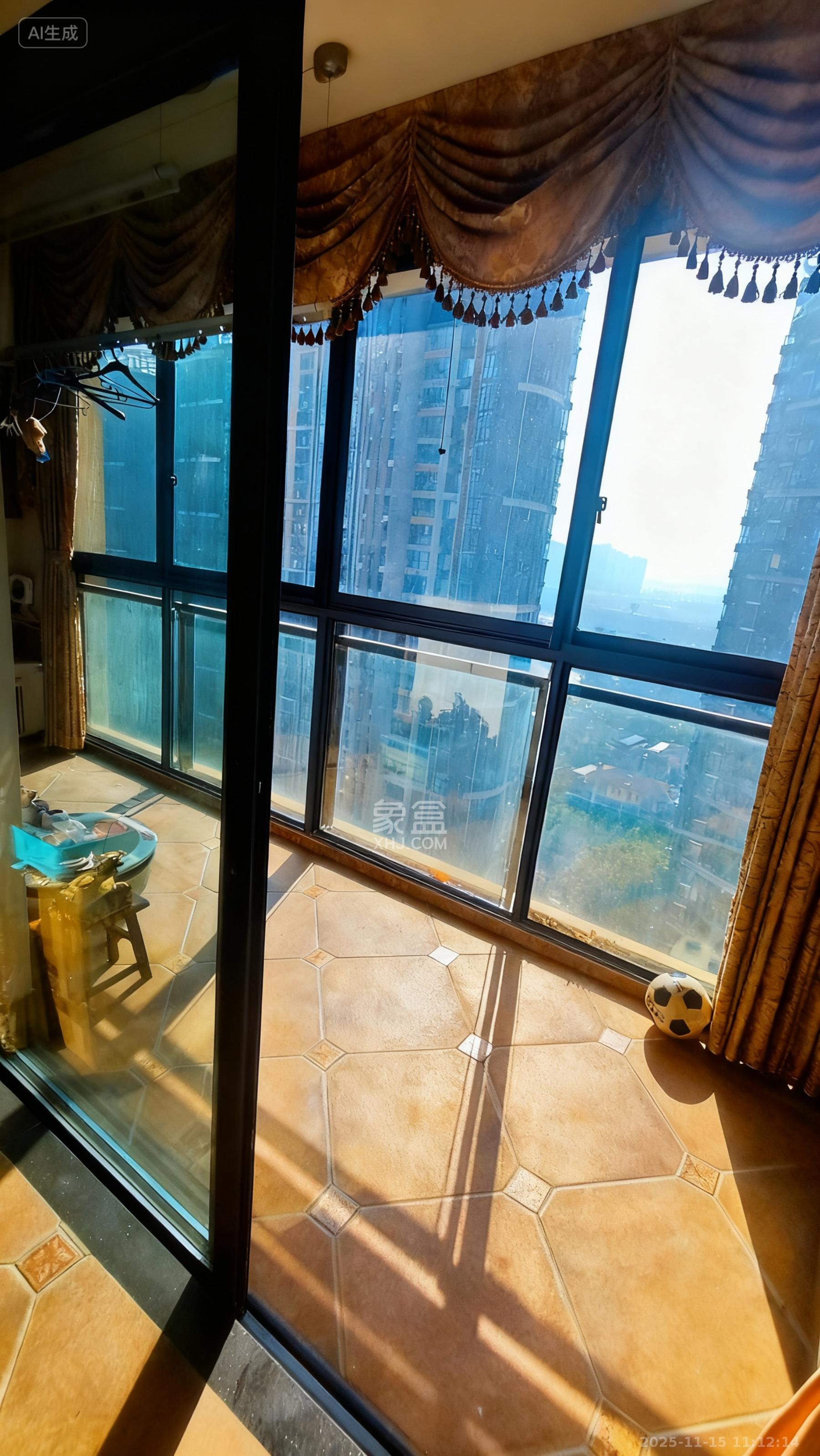 藏珑湖上国际花园  3室2厅2卫    3400.0元/月室内图