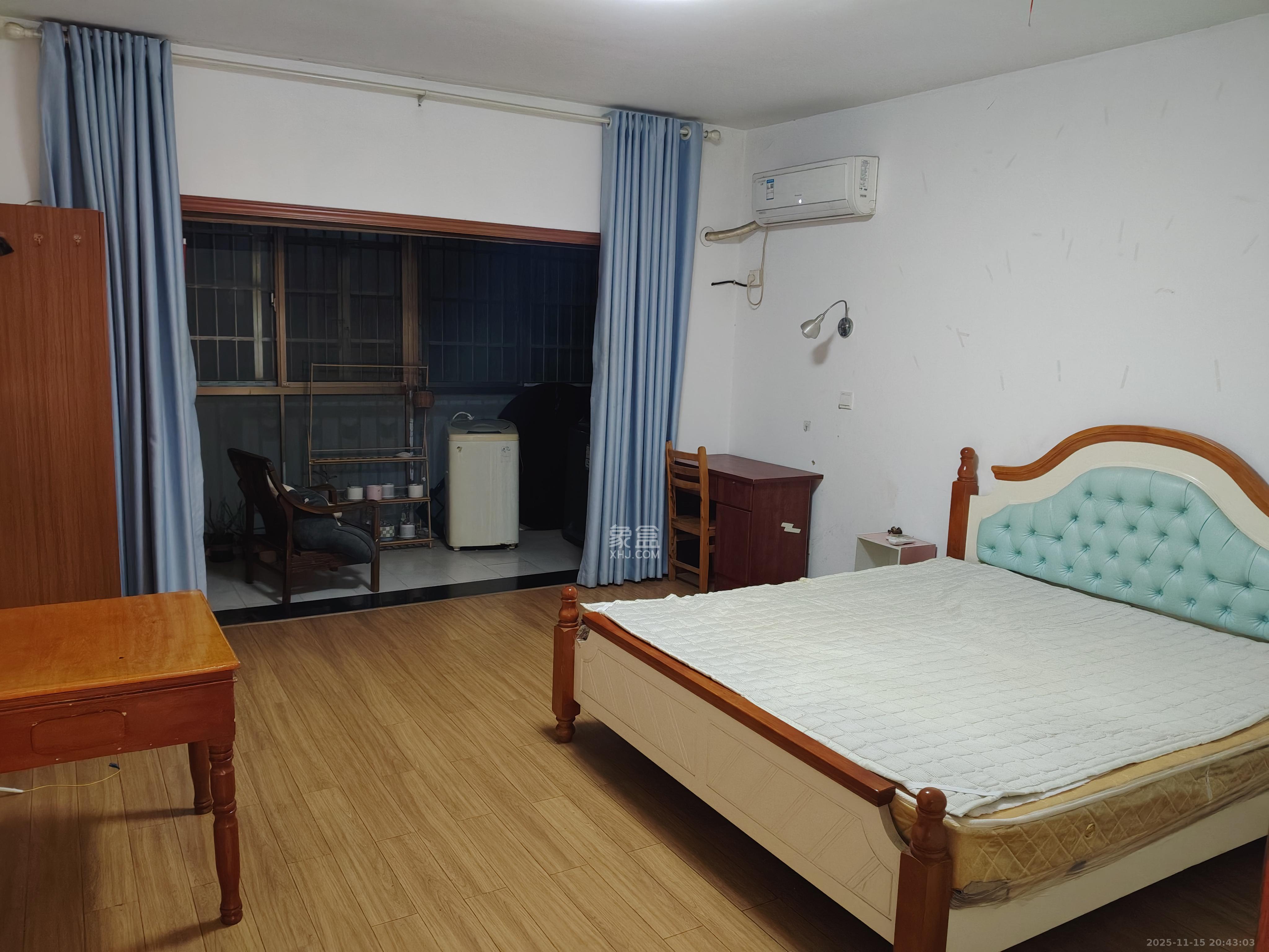 莲湖汽配城  1室1厅1卫    1400.0元/月