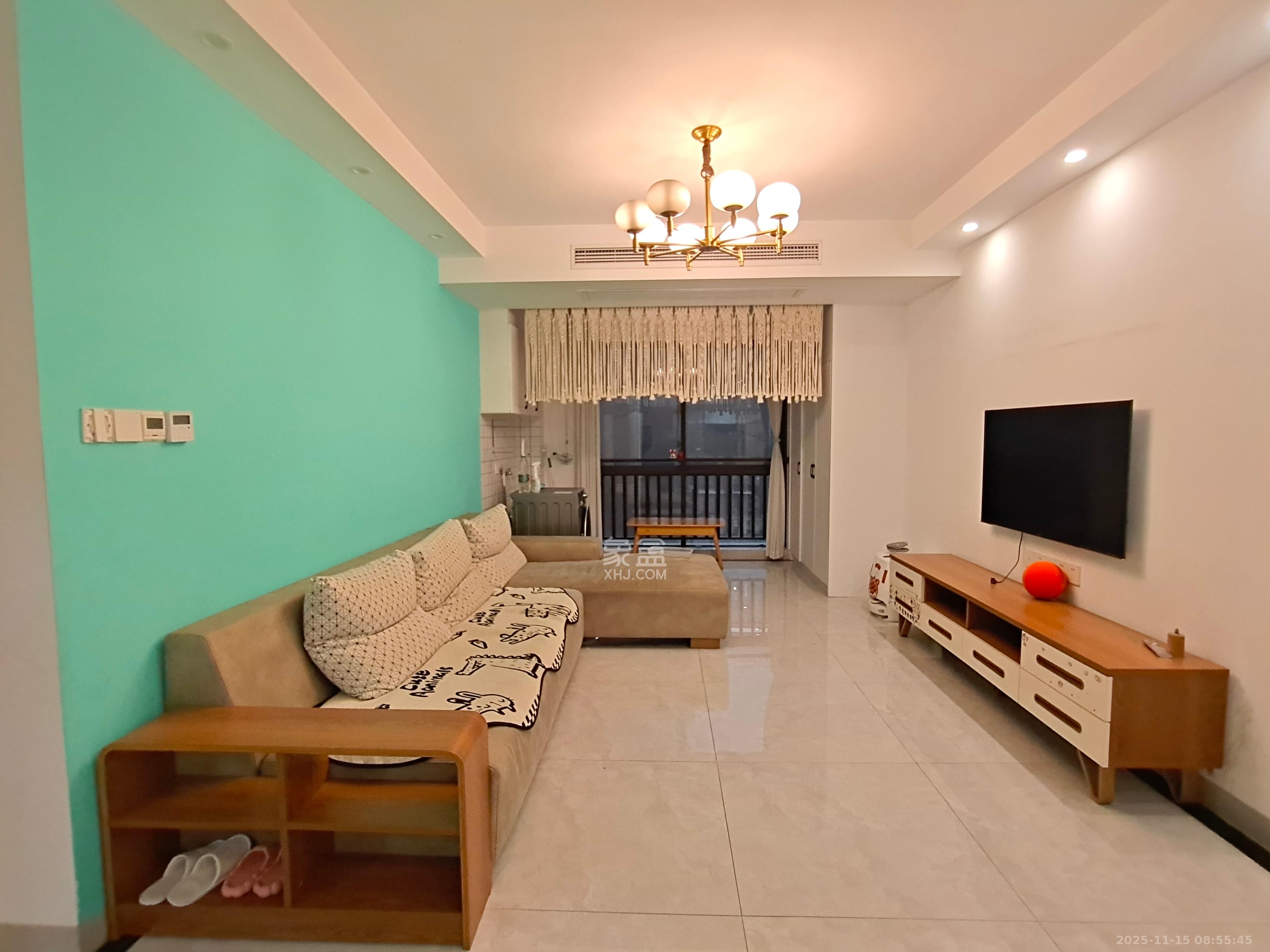 新城国际花都  4室2厅1卫    2200.0元/月