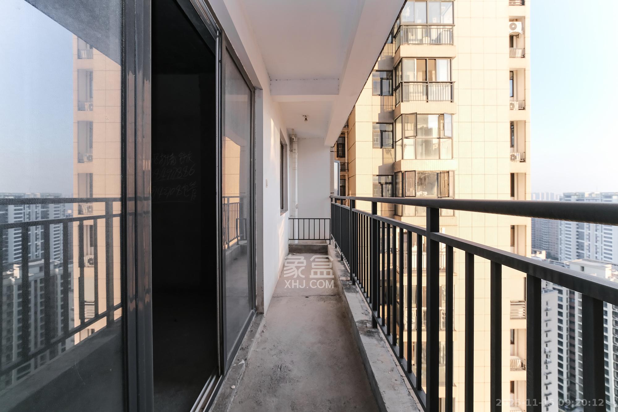 和悦城(蟠龙景苑) 3室2厅2卫 54.0万 和悦城(蟠龙景苑) 3室2厅2卫 54.0万阳台