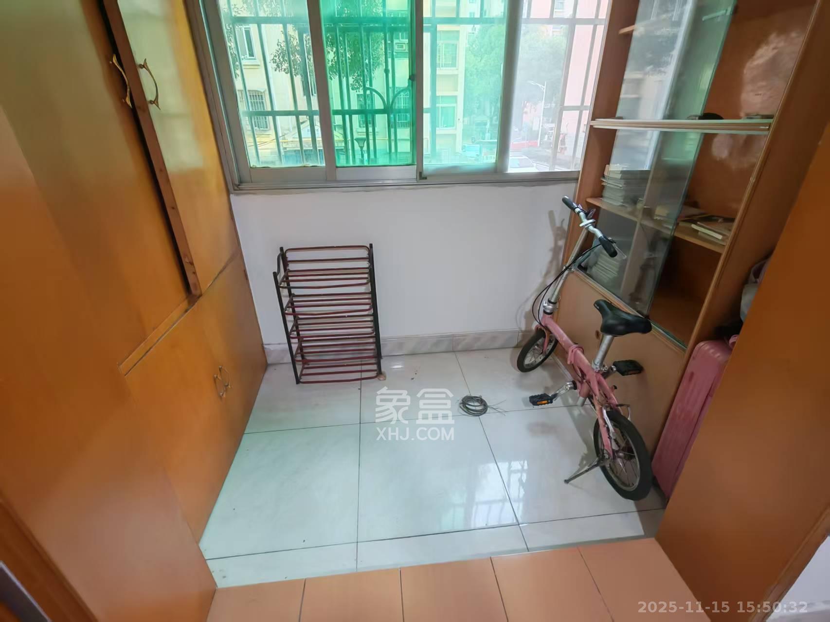 咸嘉新村嘉文苑  3室2厅1卫    2200.0元/月室内图