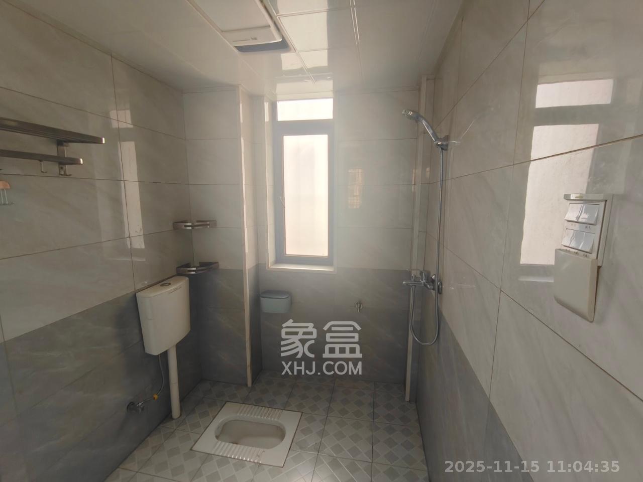 星城新宇川河苑  3室2厅2卫    2500.0元/月室内图