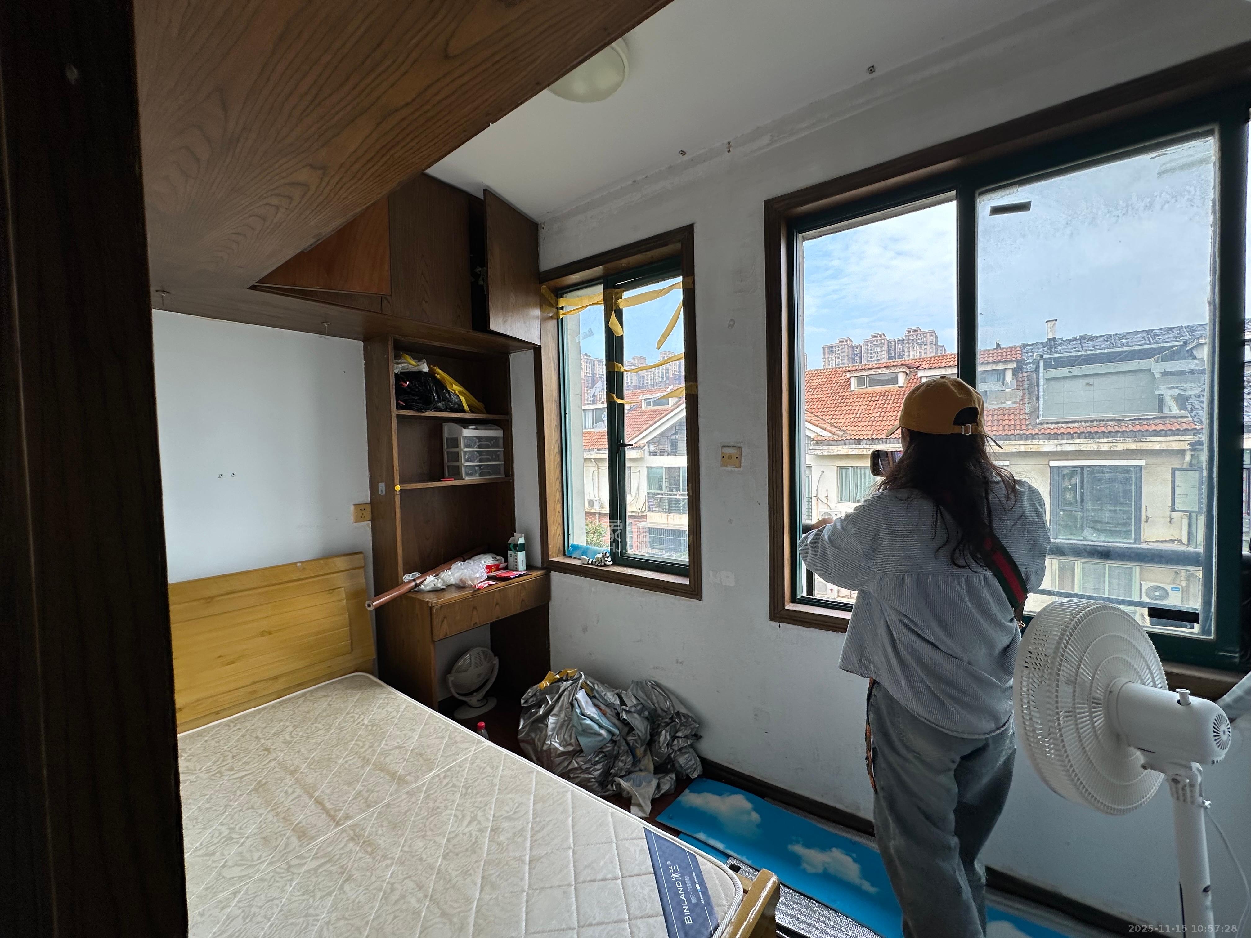 东方新城  2室1厅1卫    1500.0元/月室内图