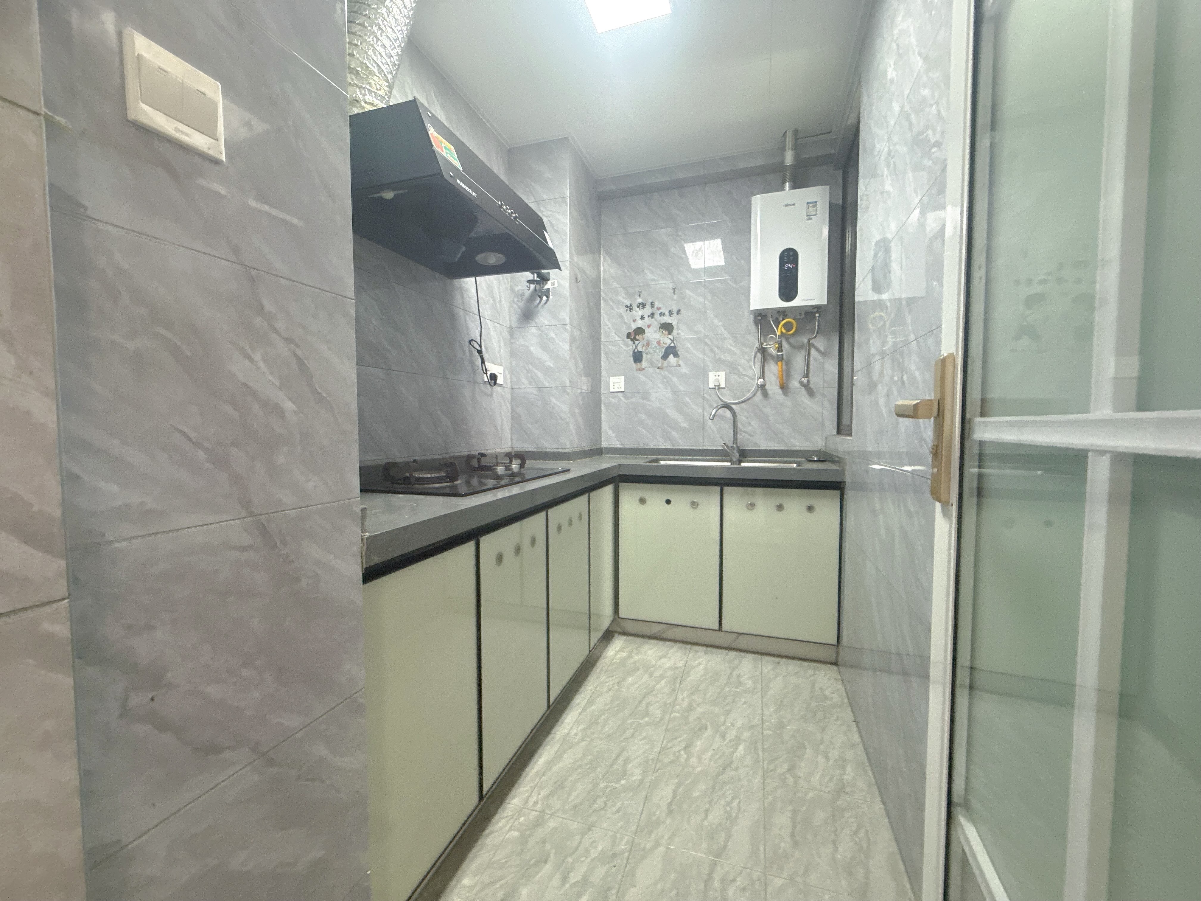 东站国际  1室1厅1卫    2200.0元/月室内图