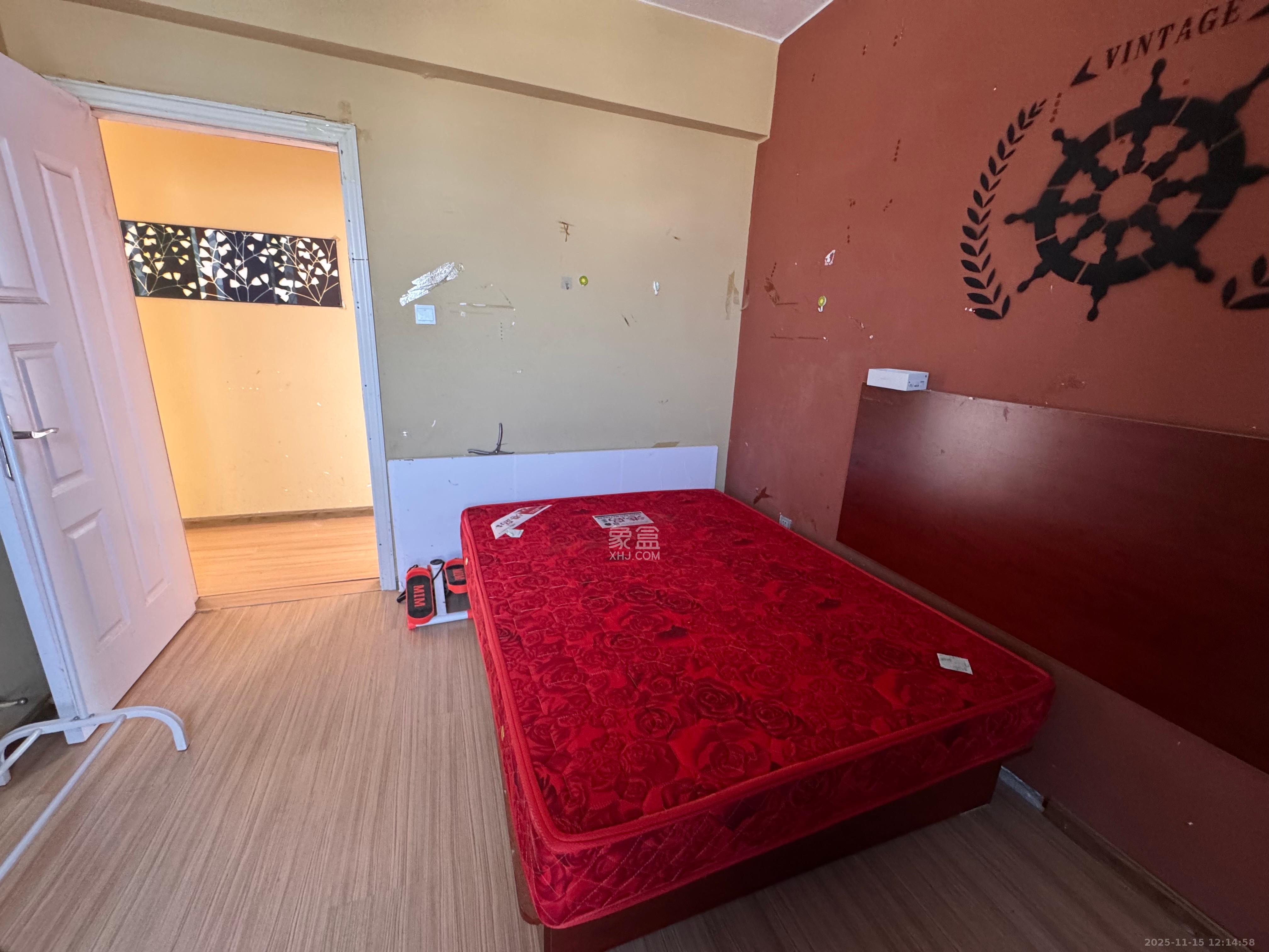 振业城二期  1室2厅1卫    2700.0元/月室内图