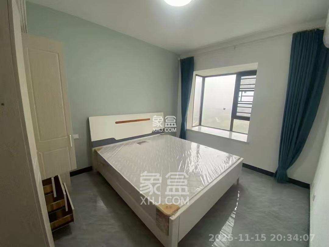 和润园三期 3室2厅1卫 2400.0元/月 和润园三期 3室2厅1卫 2400.0元/月室内图