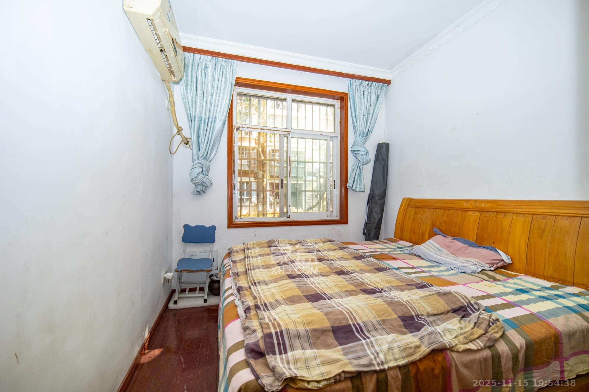 山水人家一二期  2室2厅1卫    51.0万卧室