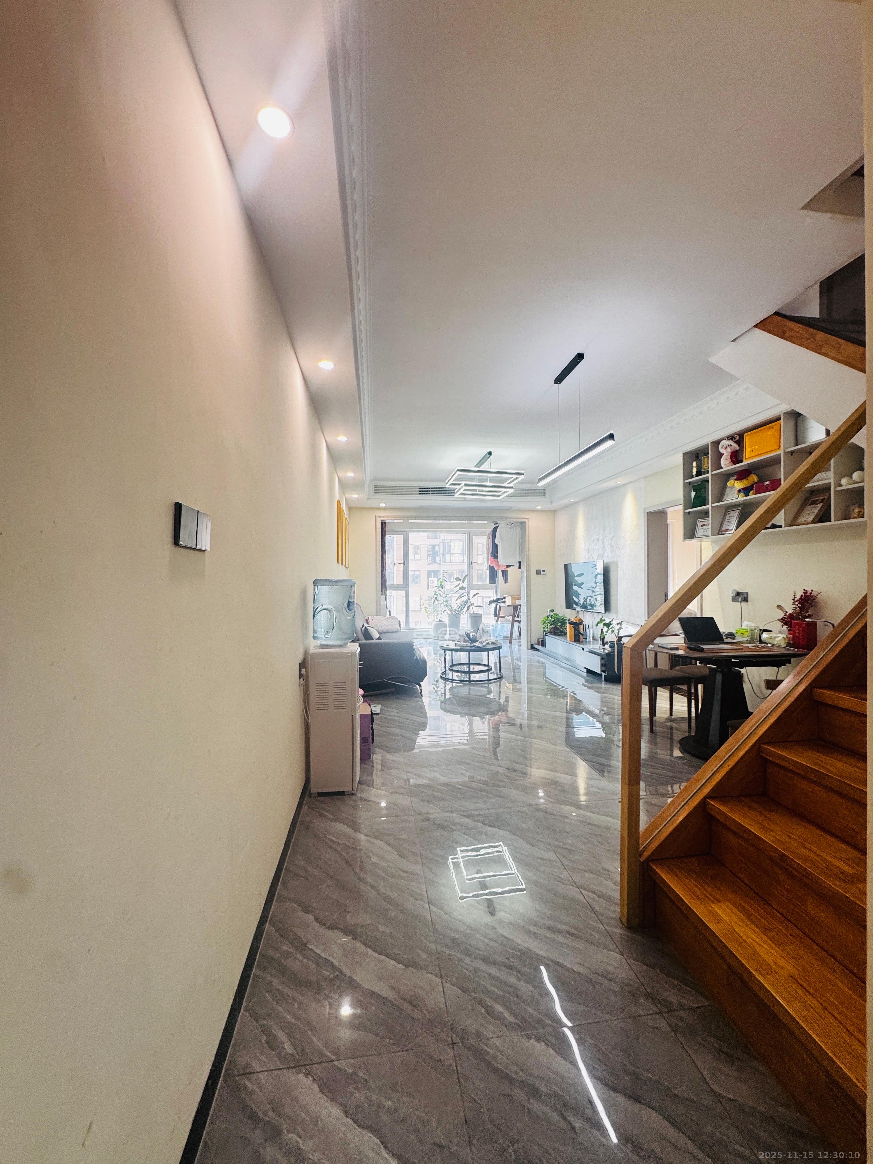 邦盛水岸御园  3室2厅2卫    2700.0元/月