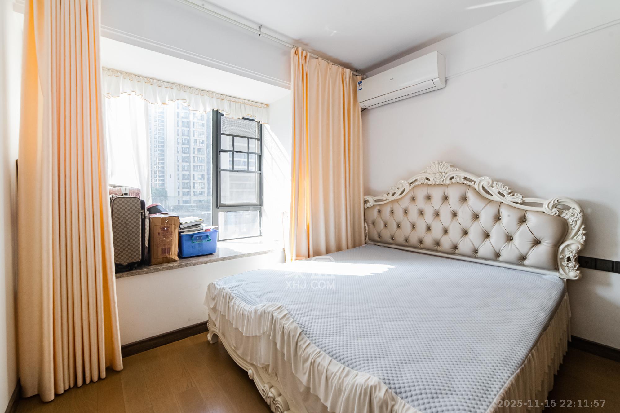 长房雍景湾 3室2厅2卫 131.0万 长房雍景湾 3室2厅2卫 131.0万卧室