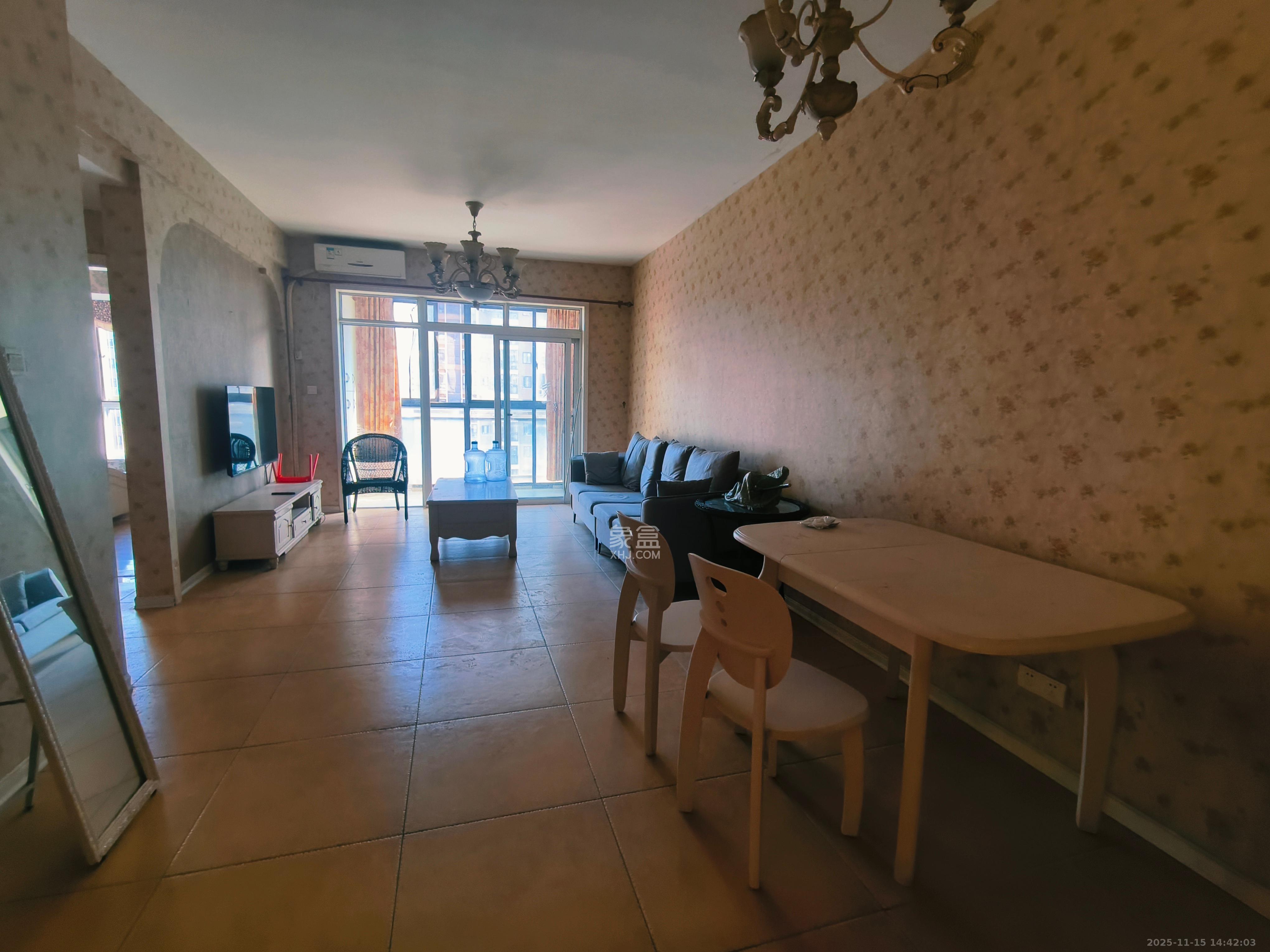 湘府十城（汇财御景湾新寓,汇财国际）  1室2厅2卫    2700.0元/月室内图