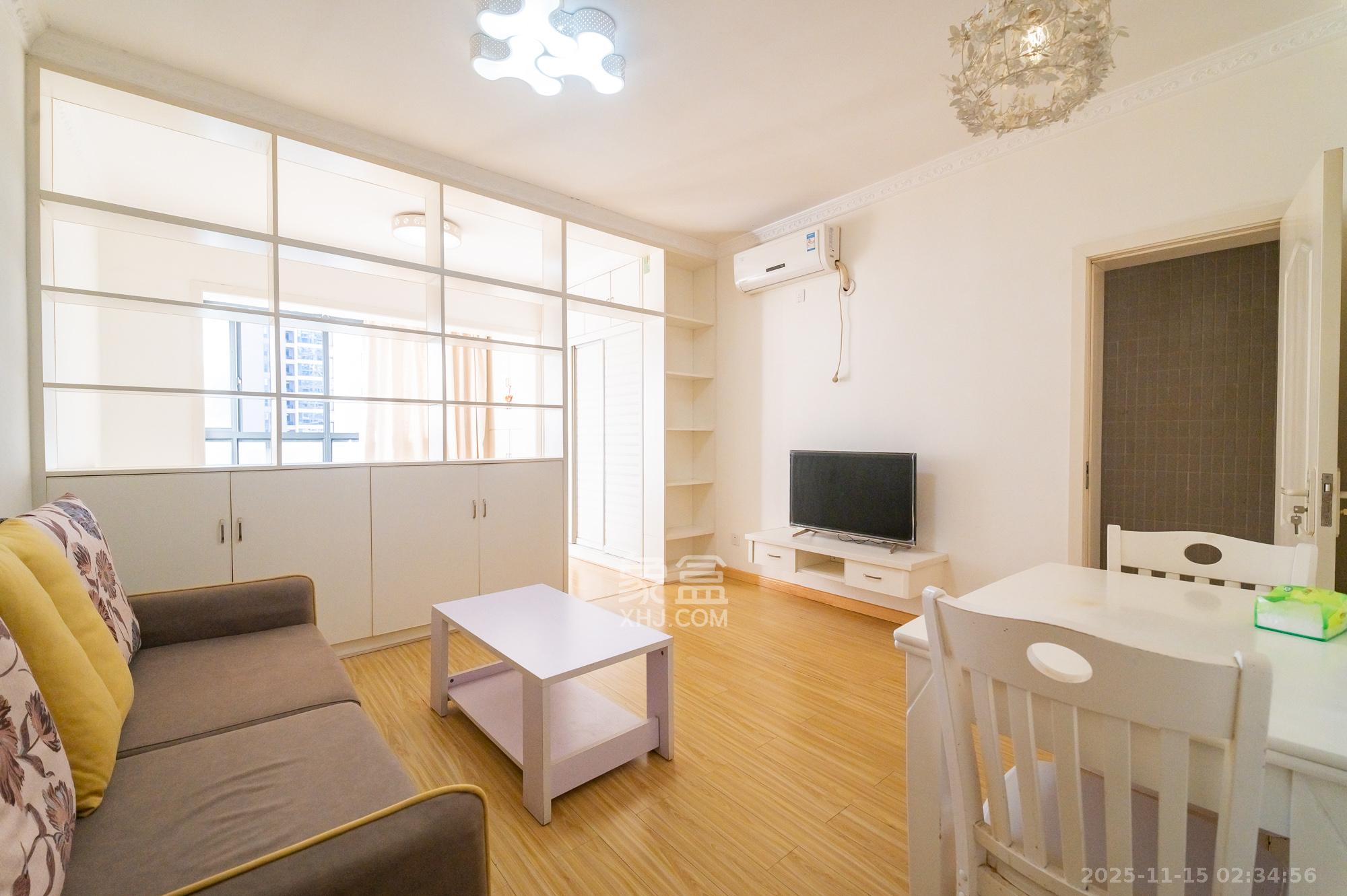 蓝山郡  1室1厅1卫    29.8万