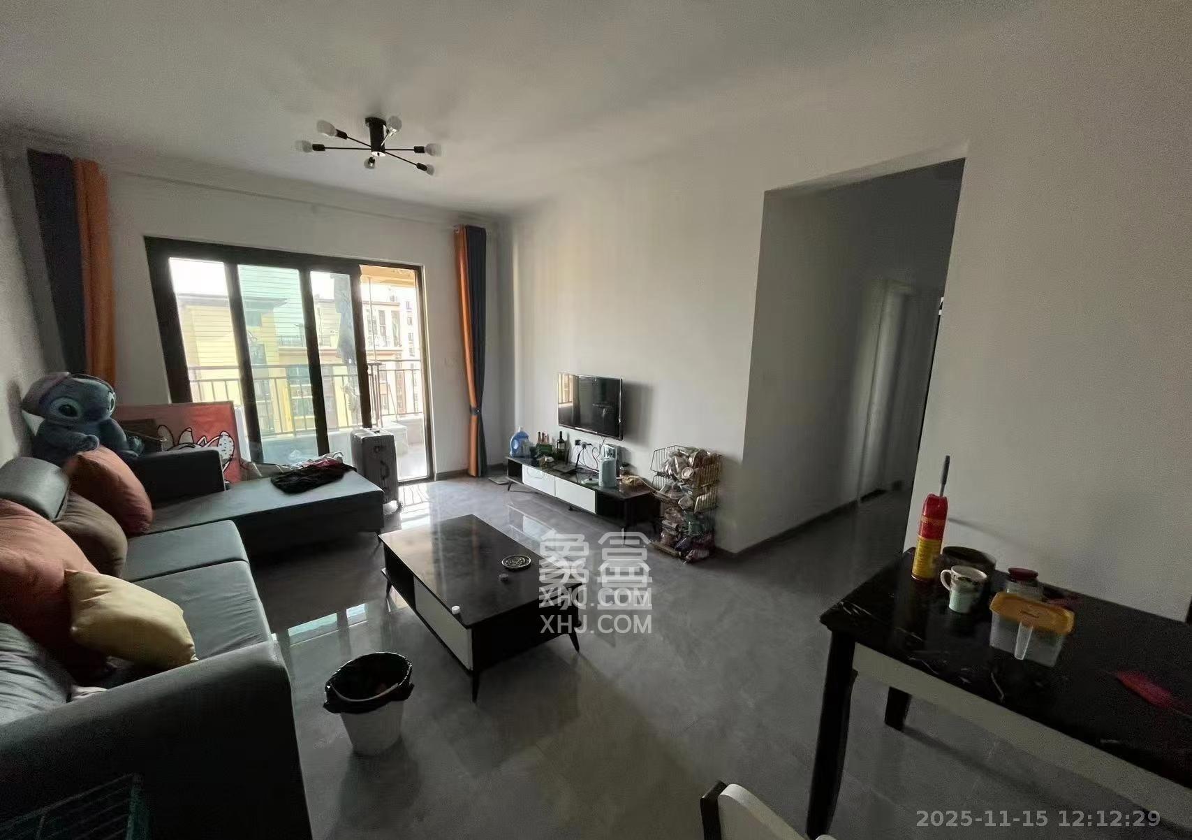 蓝光雍锦半岛  3室2厅2卫    2500.0元/月室内图1