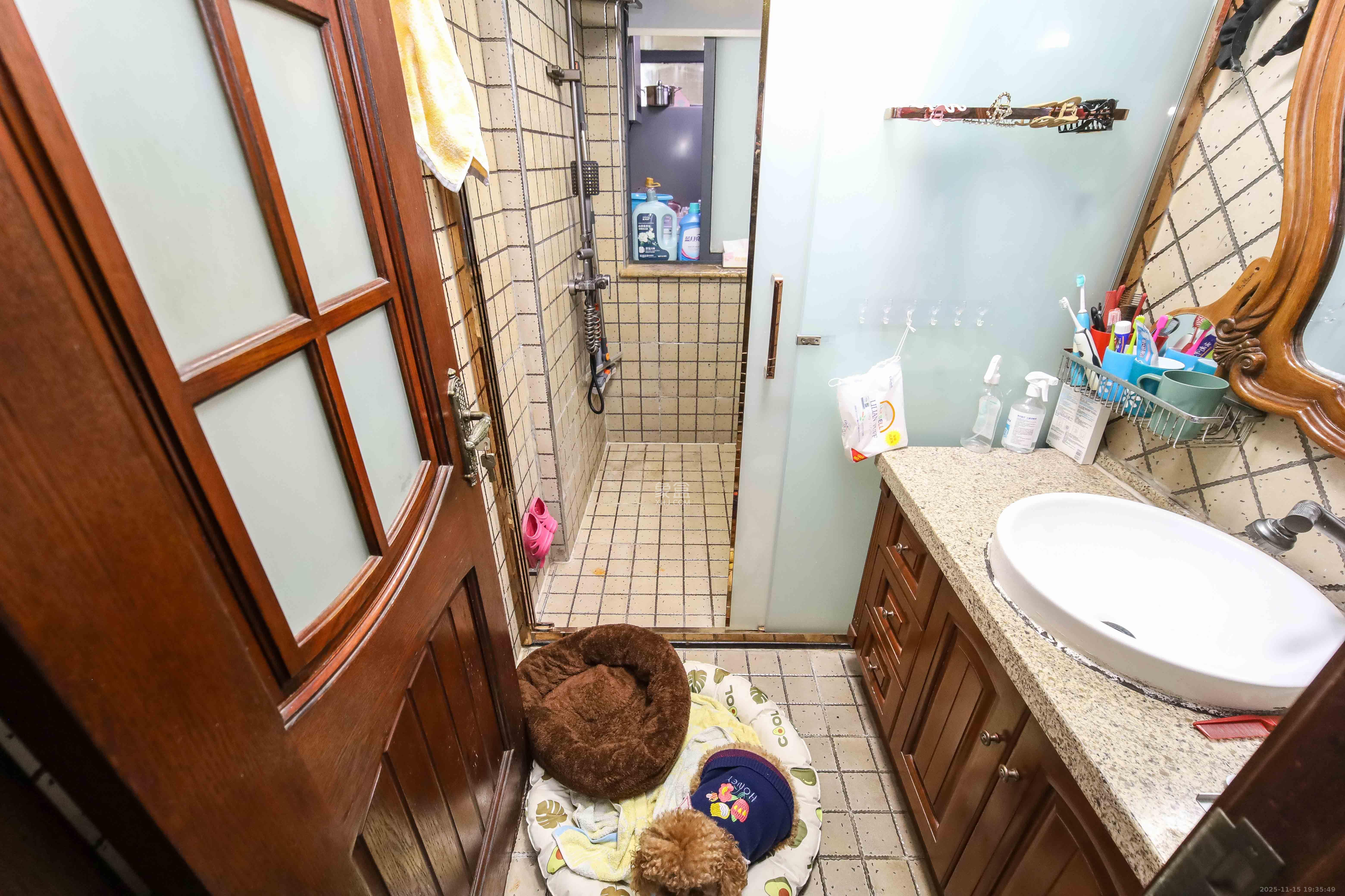 江河双水湾  4室2厅2卫    115.0万卫生间