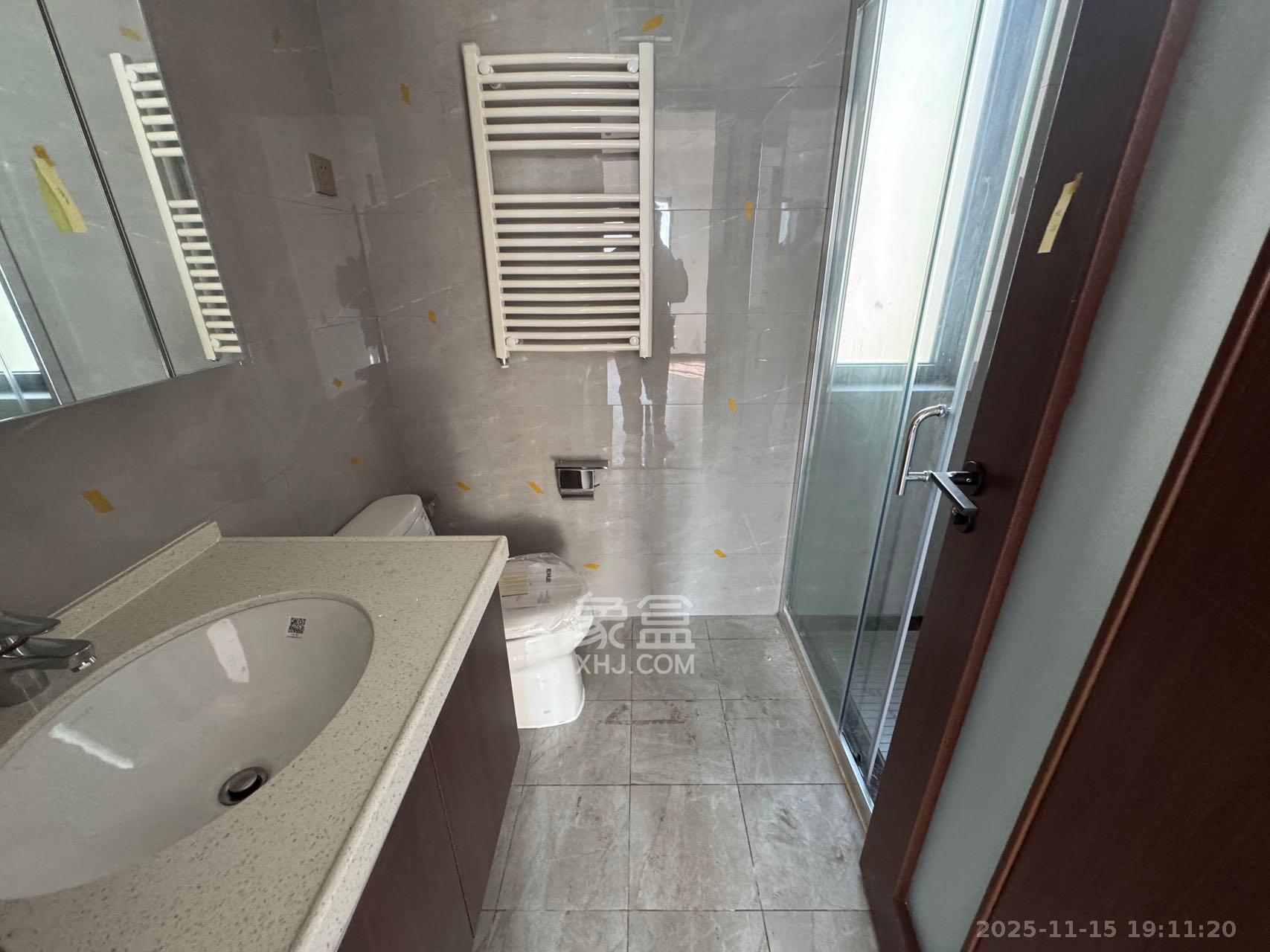 绿地长沙城际空间站（绿地新里佳苑）  4室2厅2卫    3000.0元/月室内图