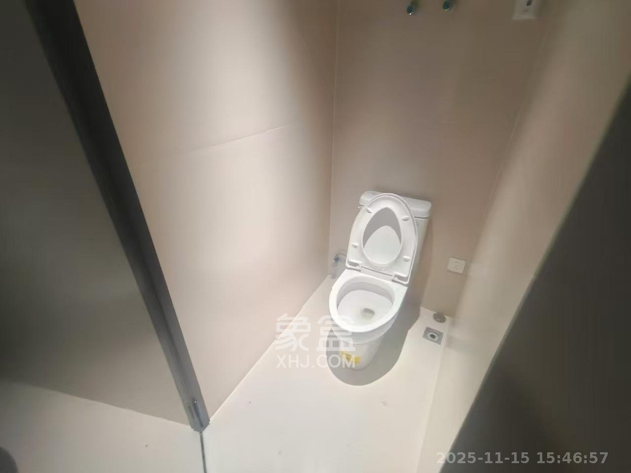 保利国际广场 1室1厅1卫 1300.0元/月 保利国际广场 1室1厅1卫 1300.0元/月室内图