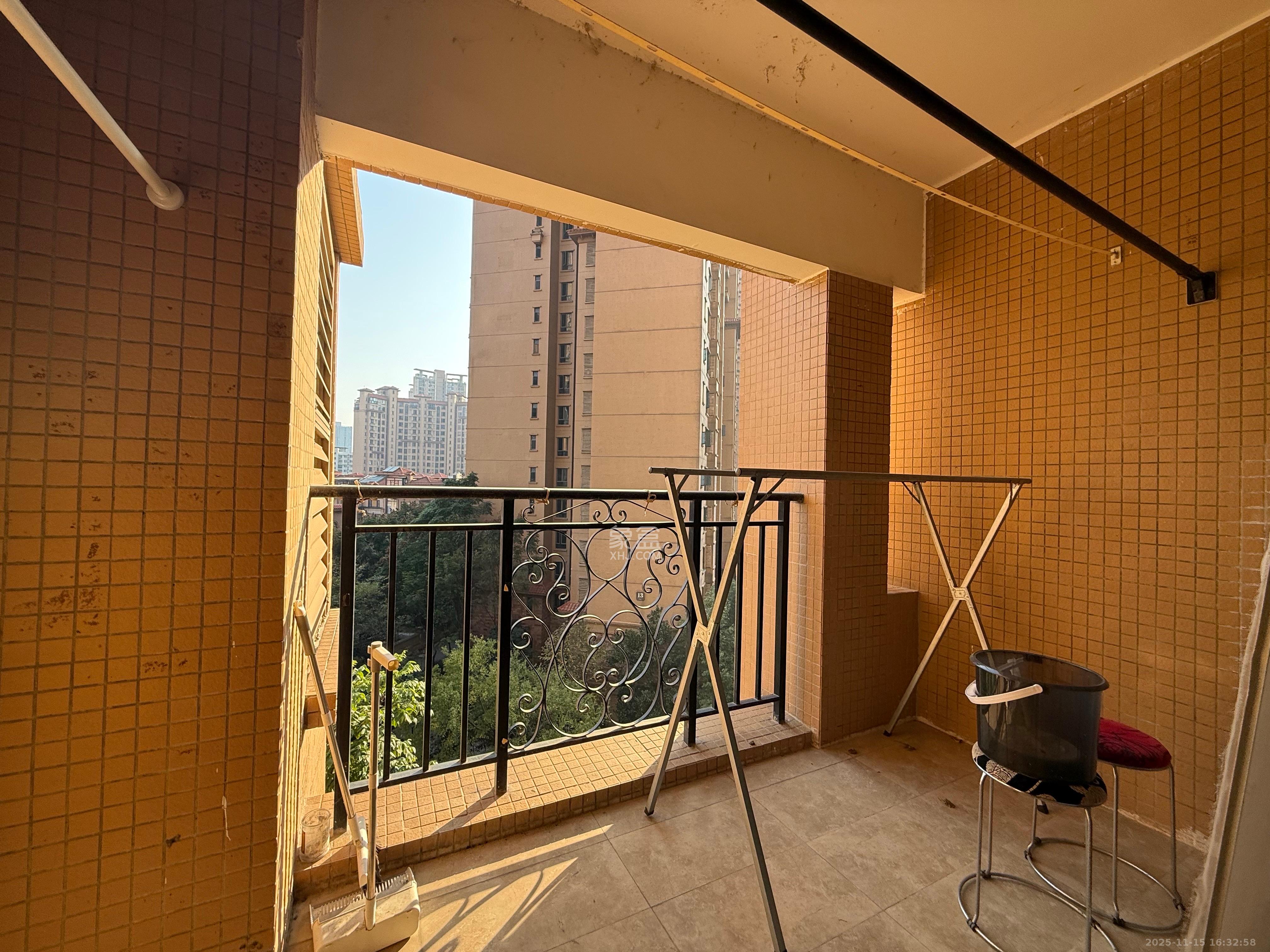 珠江郦城薰衣道  3室1厅1卫    2200.0元/月室内图