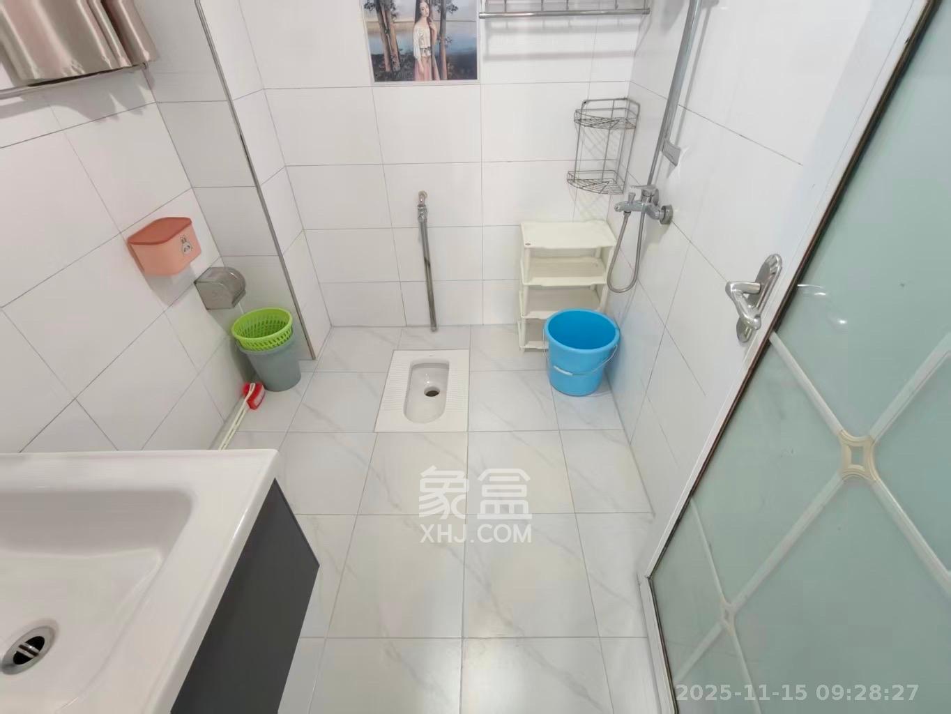 府后路安置小区(道坡小区) 2室2厅1卫 1600.0元/月 府后路安置小区(道坡小区) 2室2厅1卫 1600.0元/月室内图