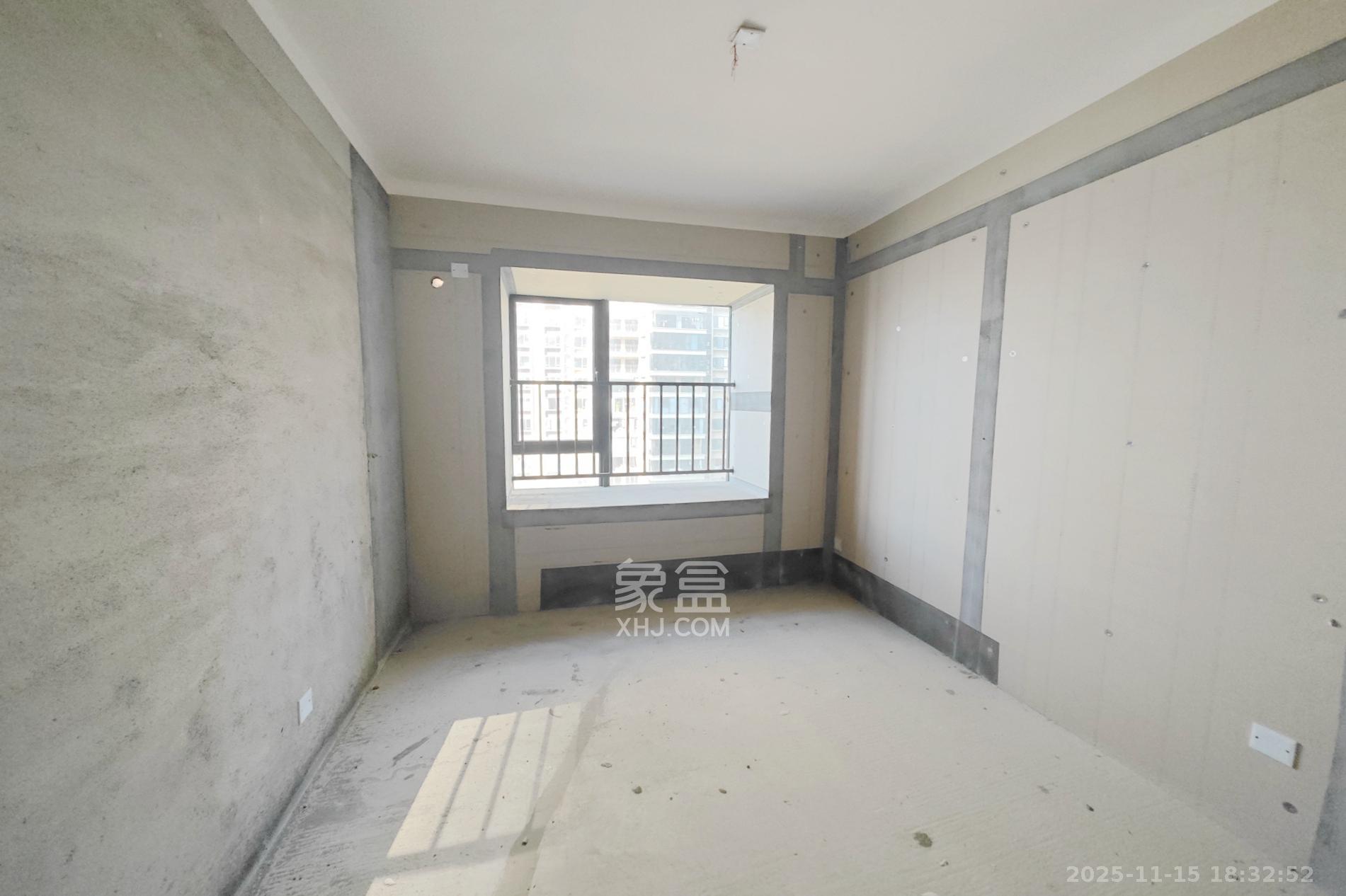 大都汇天悦（保利大都汇三期）  4室2厅2卫    195.0万卧室