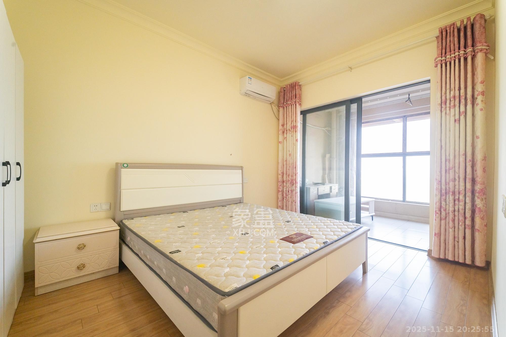 碧桂园威尼斯城 3室2厅2卫 90.0万 碧桂园威尼斯城 3室2厅2卫 90.0万卧室