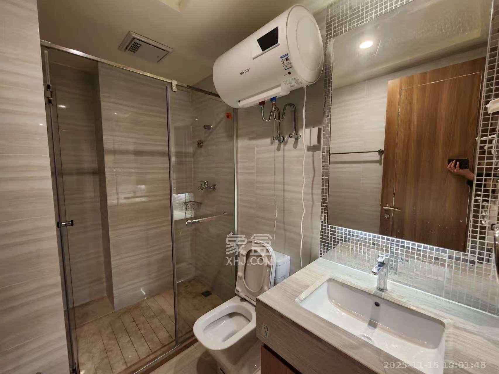 恒大金融广场  1室1厅1卫    2200.0元/月