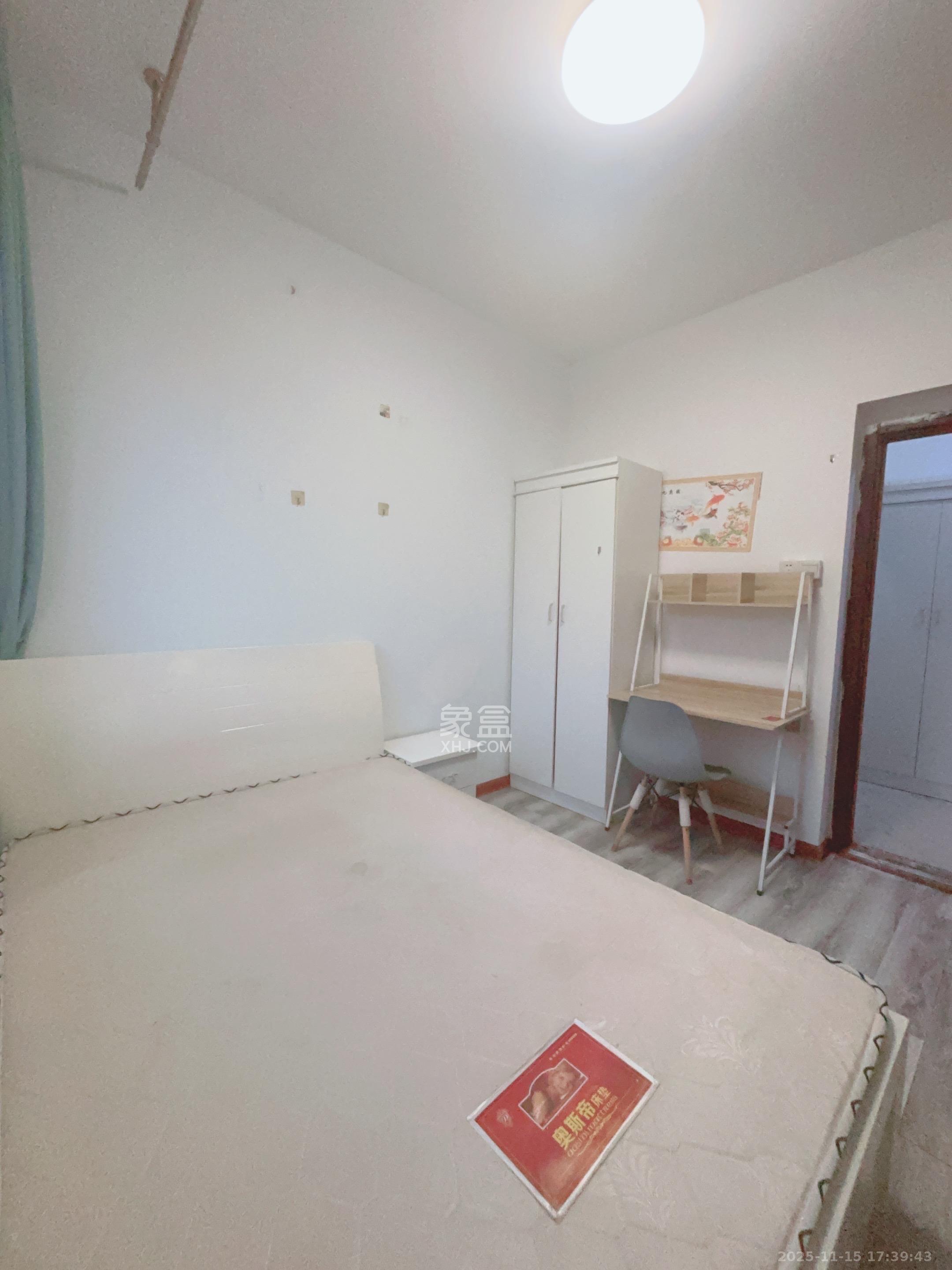 保利香槟国际  1室1厅1卫    700.0元/月室内图