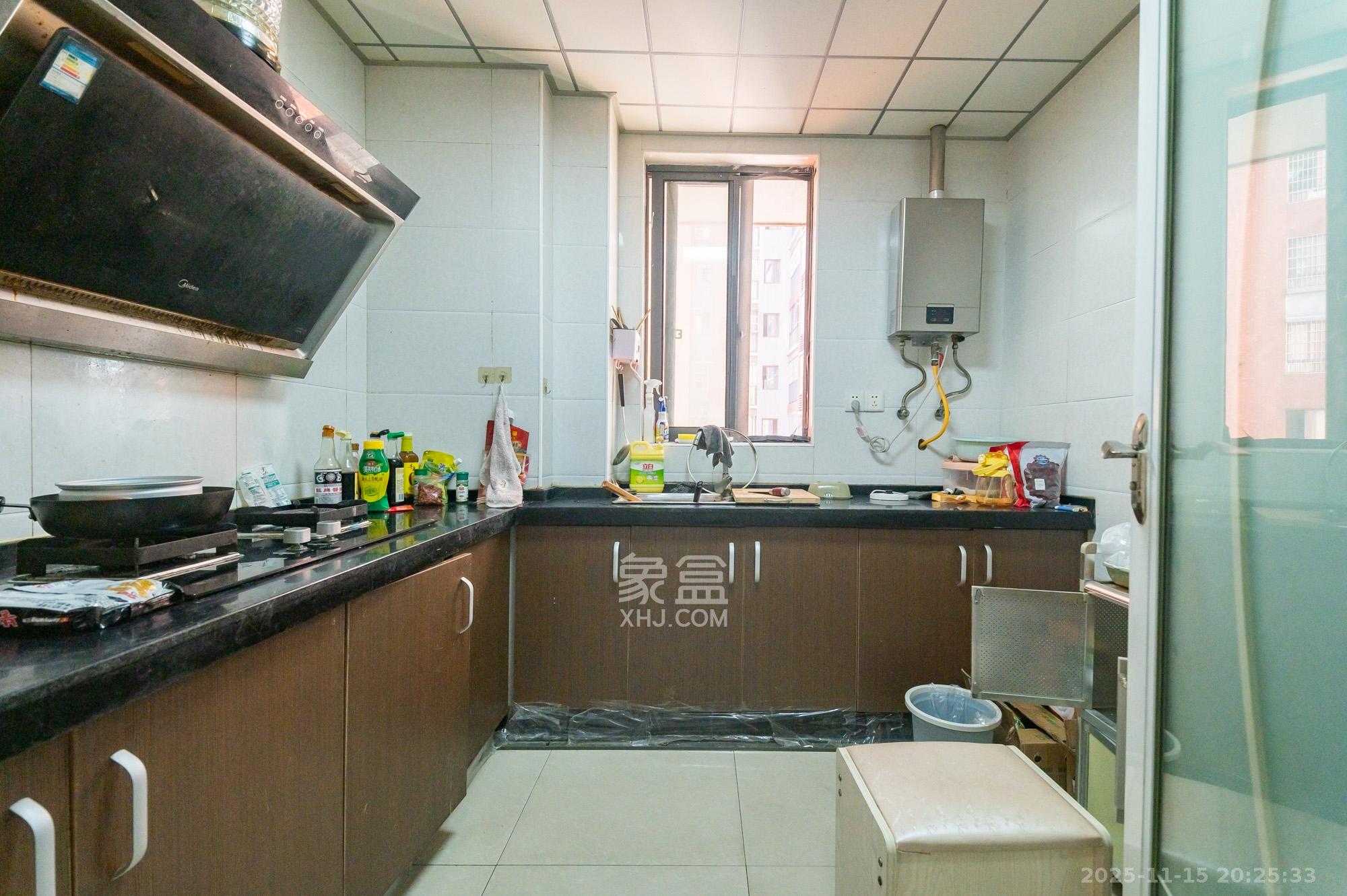 华润凤凰城二期  2室2厅1卫    58.8万厨房