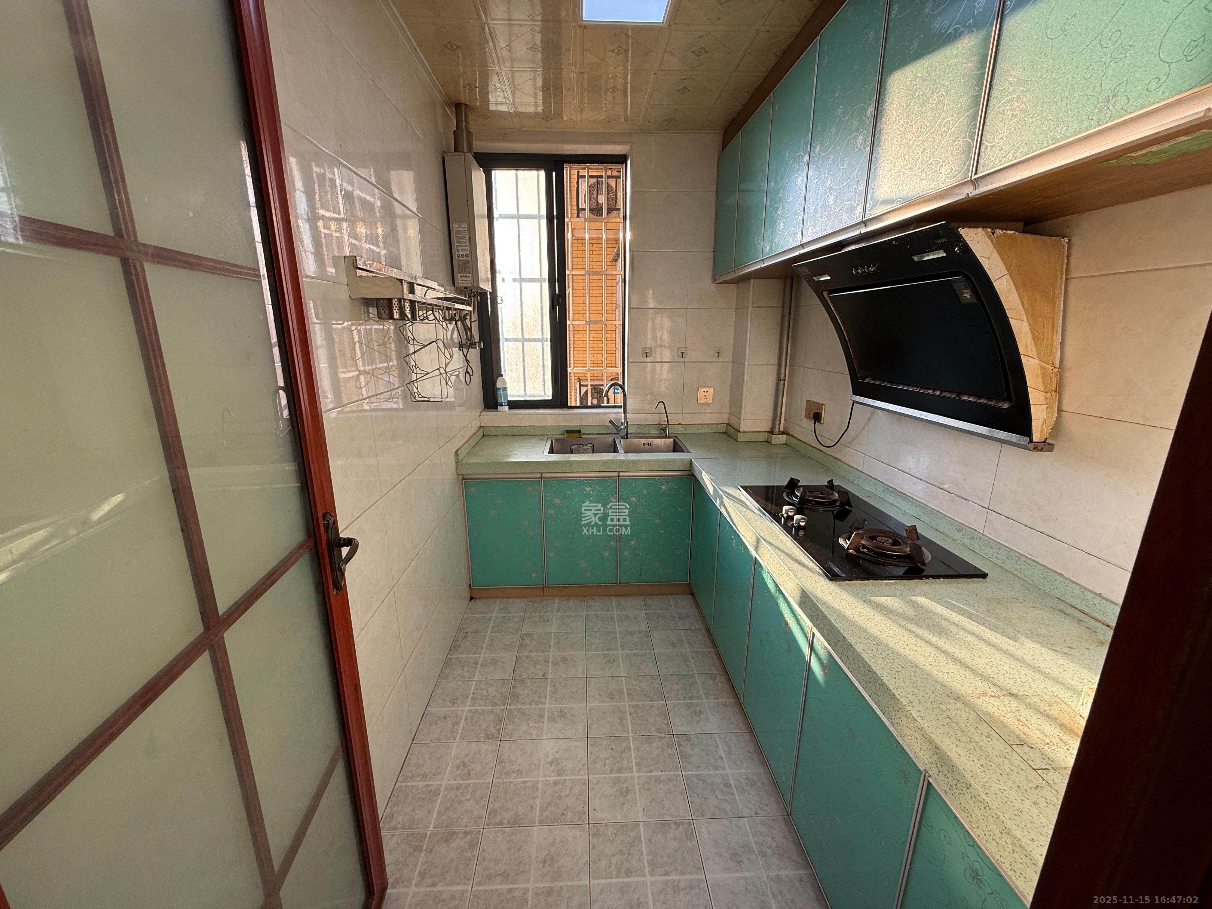 岳鞍阁小区  2室2厅1卫    1800.0元/月室内图