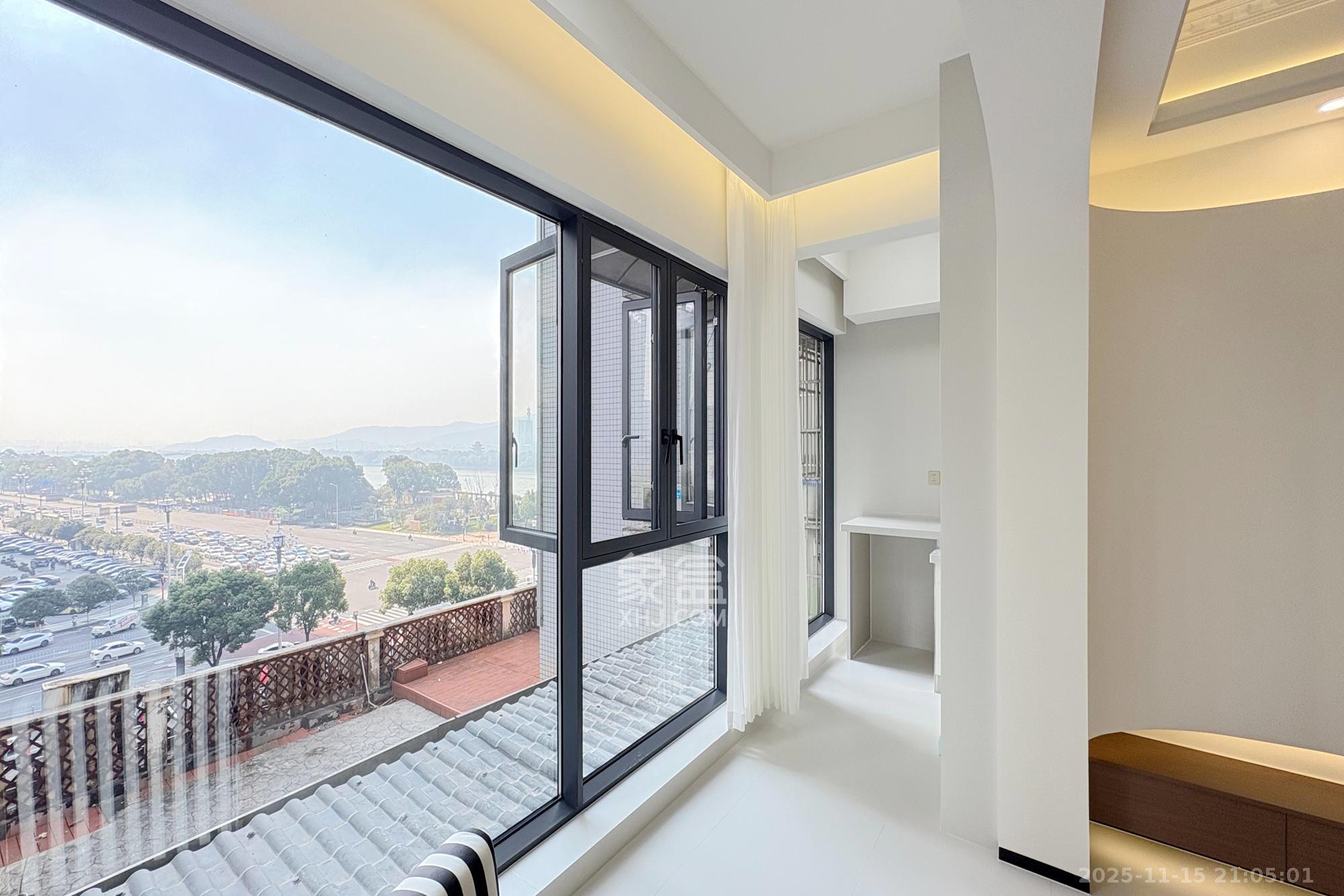 欧陆经典 3室2厅2卫 120.0万 欧陆经典 3室2厅2卫 120.0万阳台