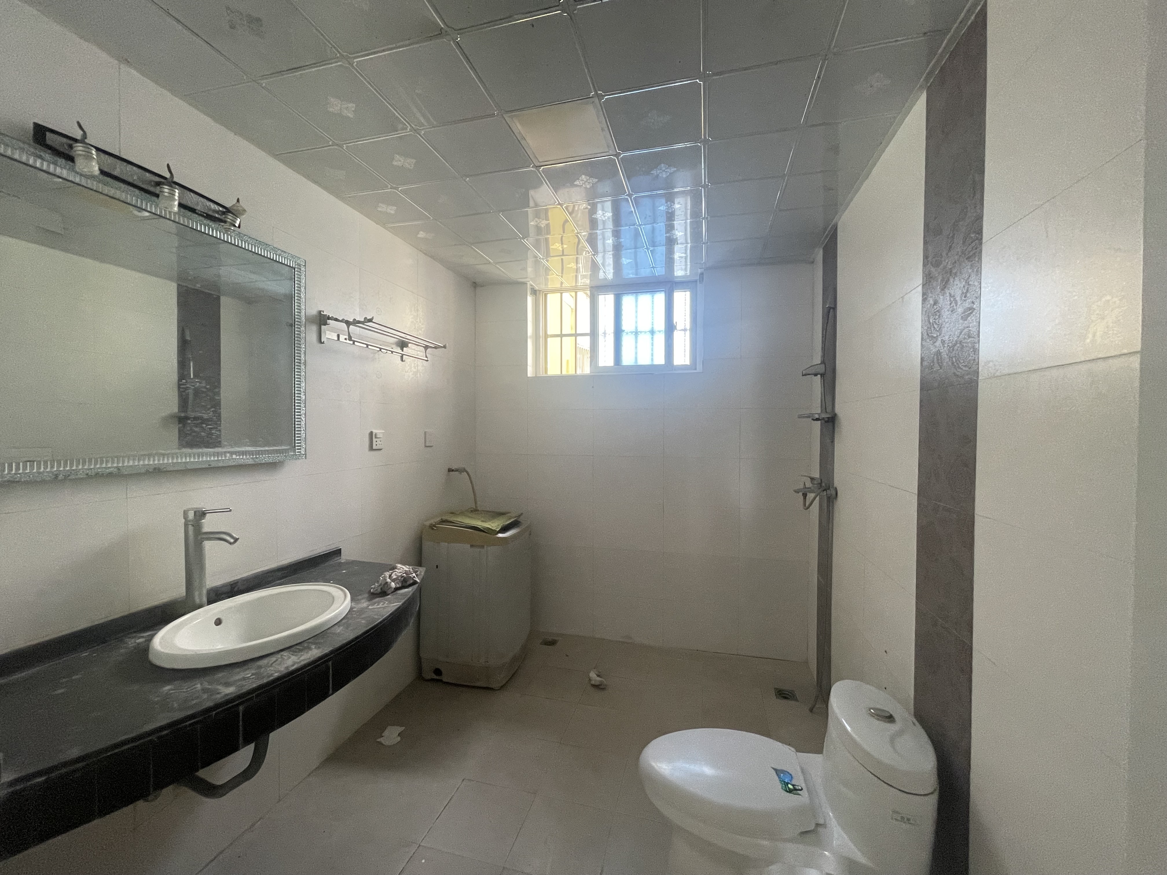 中城广场  3室2厅2卫    2600.0元/月室内图